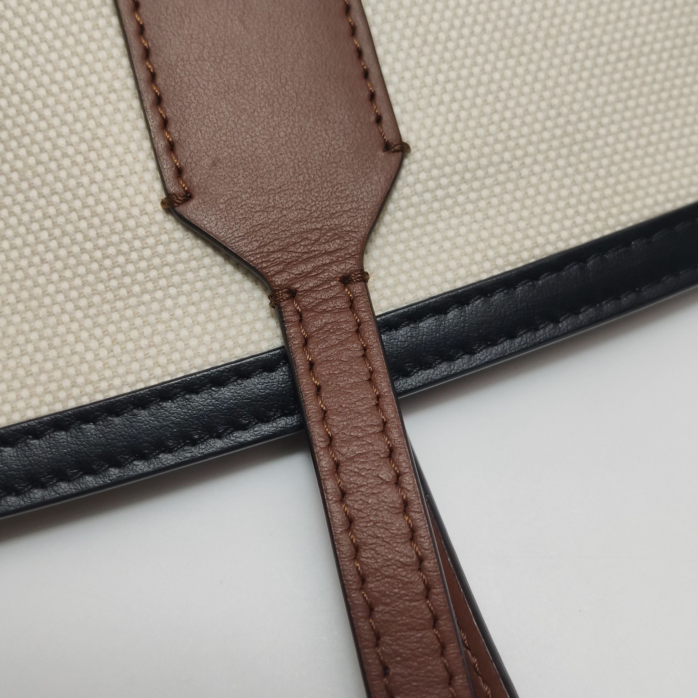 Burberry Burberry Women os Shoulder Bags Size ONE SIZE - 23 Thumbnail