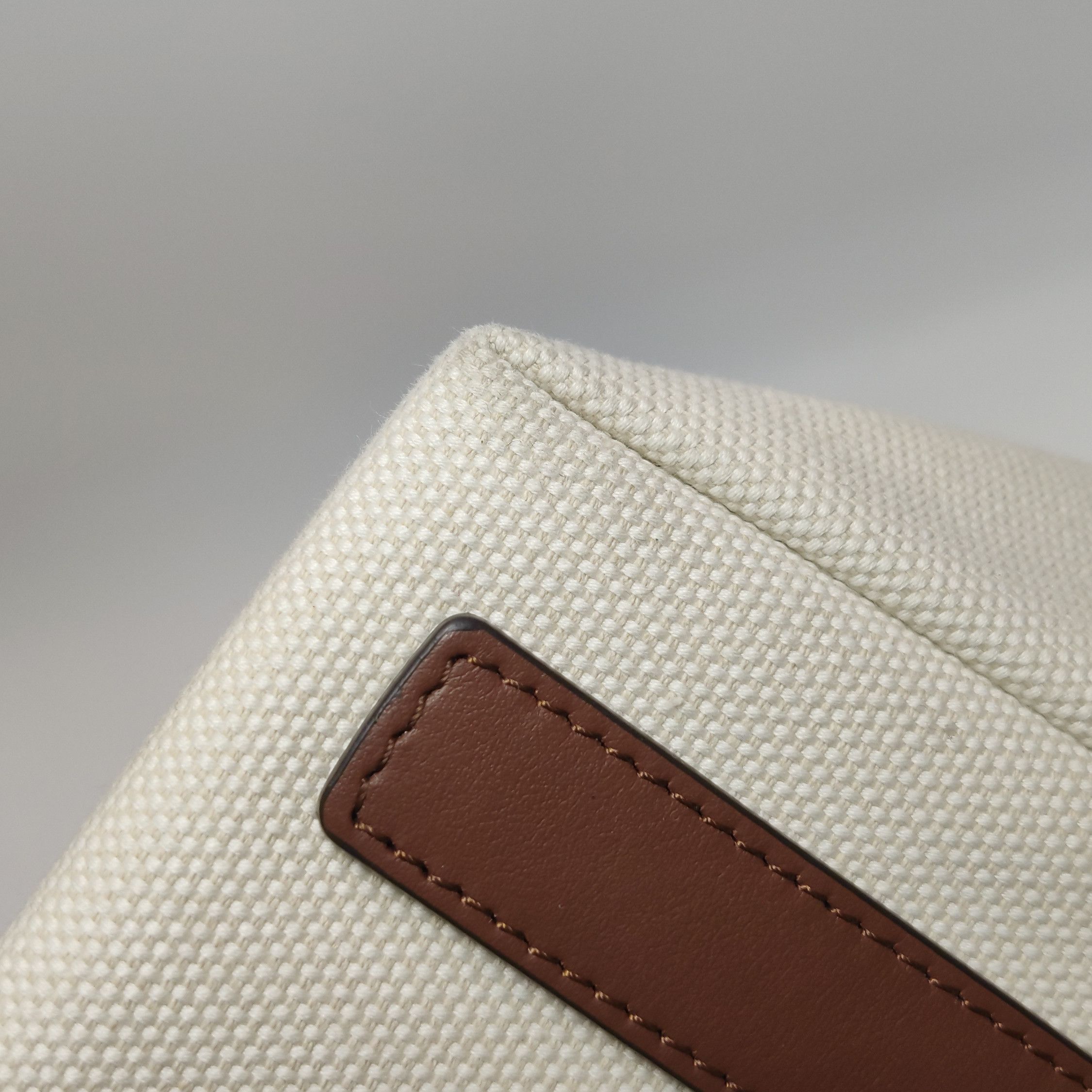 Burberry Burberry Women os Shoulder Bags Size ONE SIZE - 17 Thumbnail