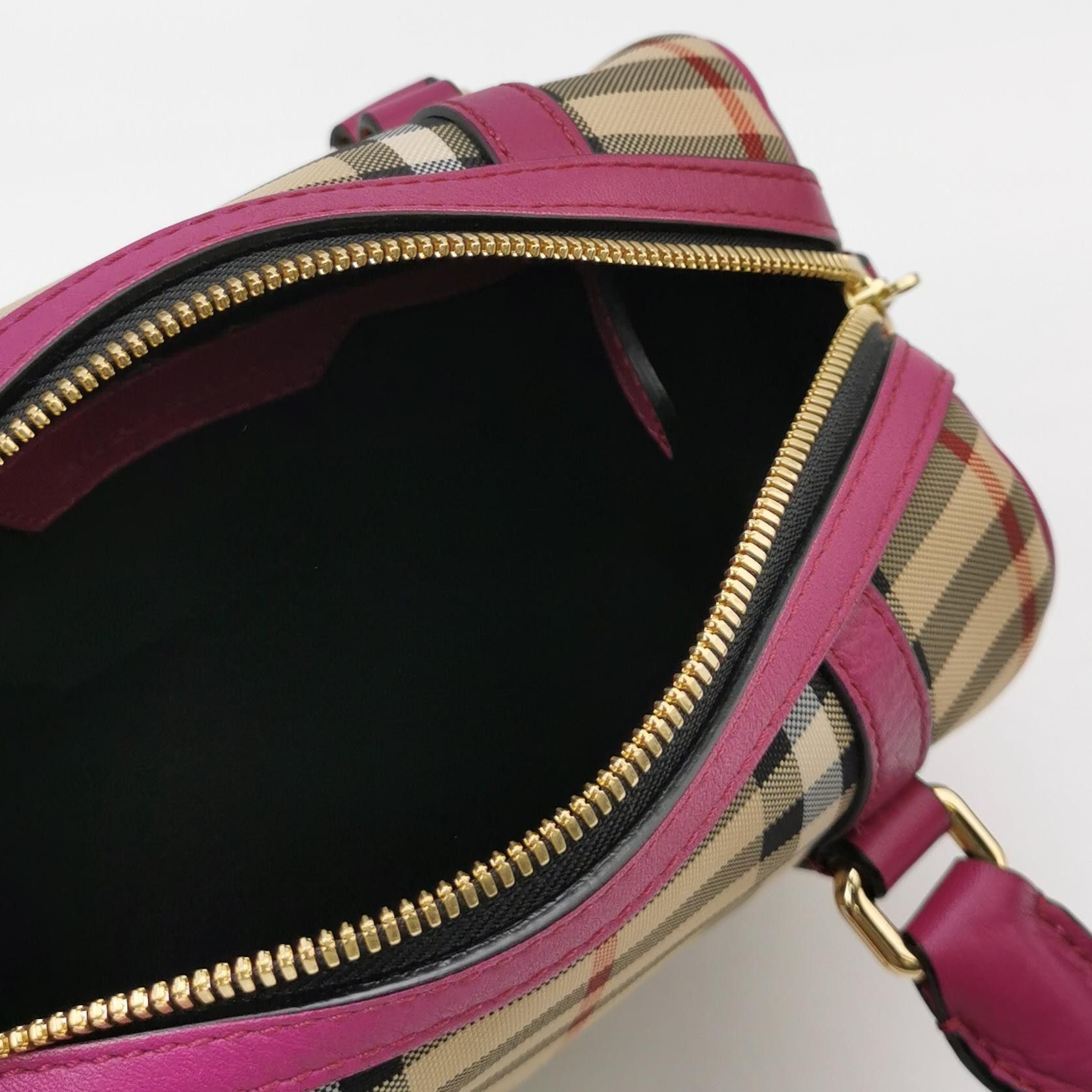 Burberry Burberry Women os Shoulder Bags Size ONE SIZE - 7 Thumbnail