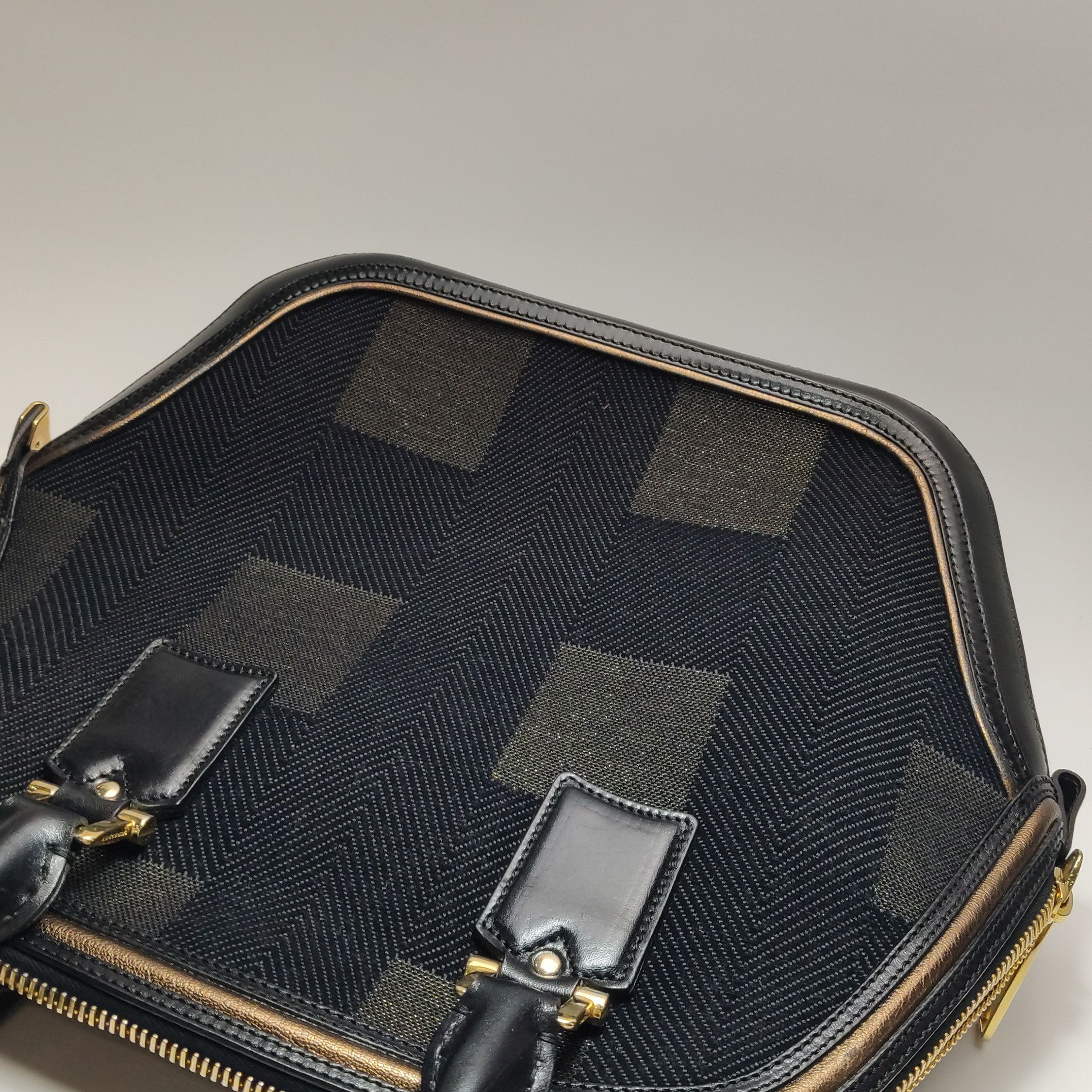 Burberry Burberry Women os Tote Bags Size ONE SIZE - 22 Thumbnail