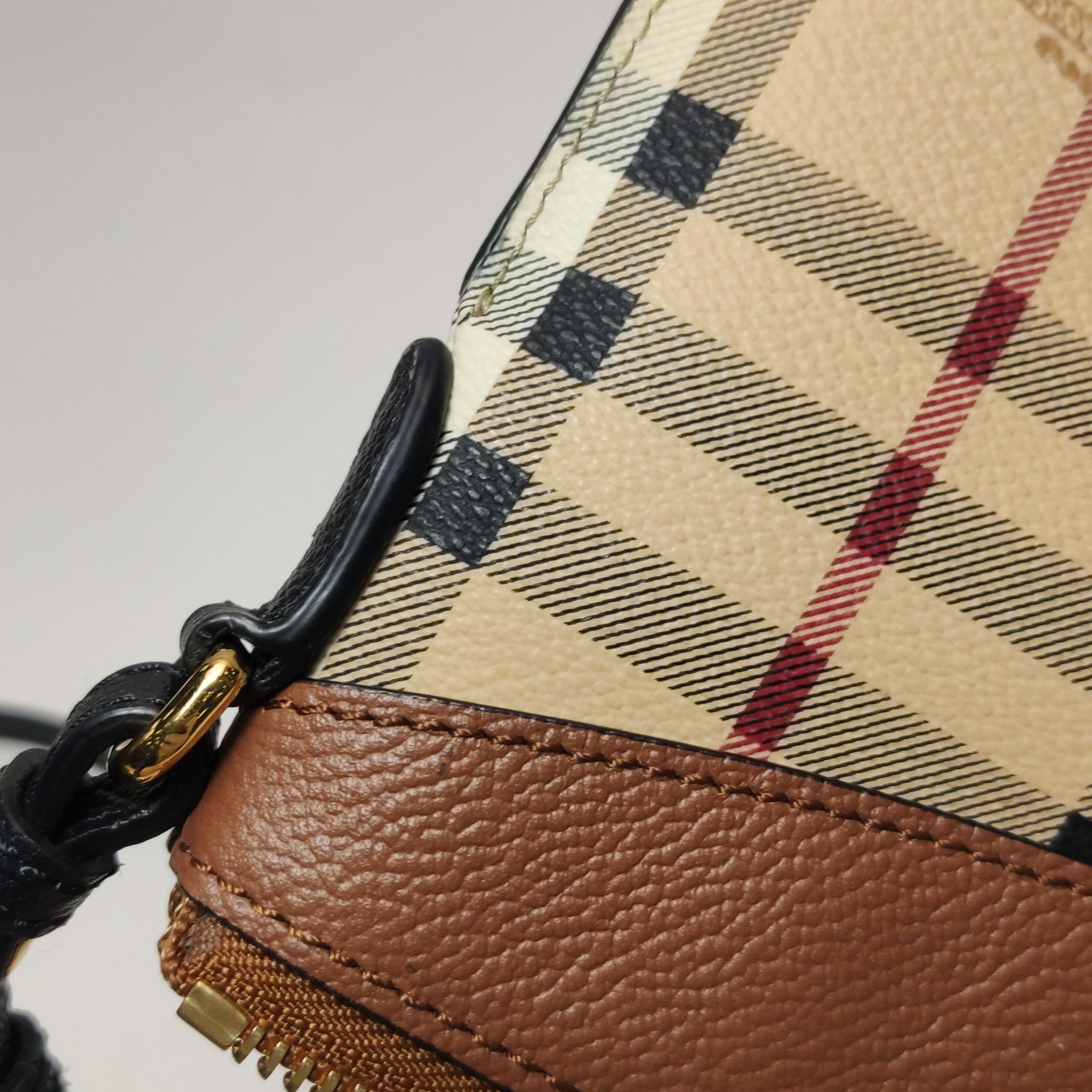Burberry Burberry Women os Shoulder Bags Size ONE SIZE - 17 Thumbnail