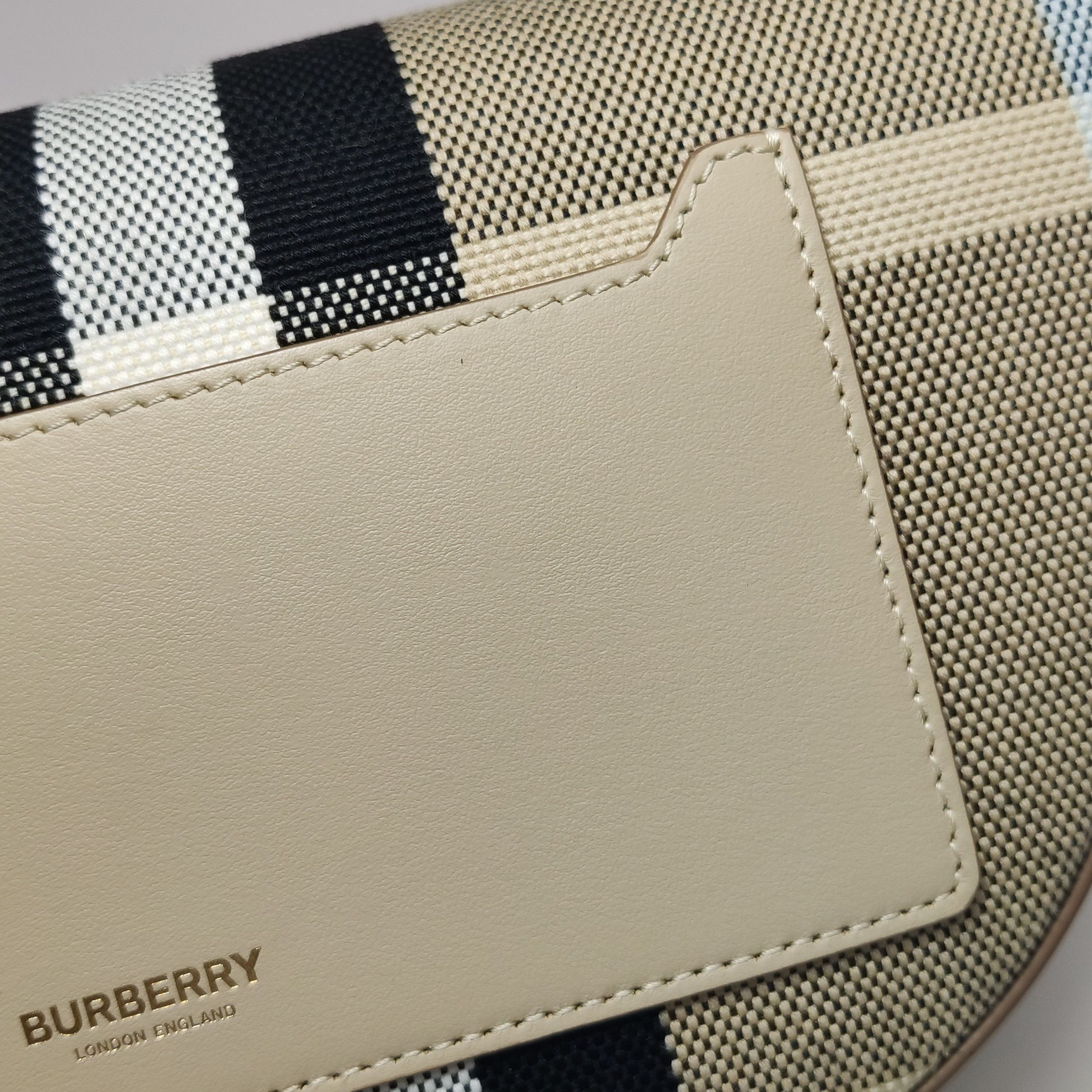 Burberry Burberry Women os Shoulder Bags Size ONE SIZE - 13 Thumbnail