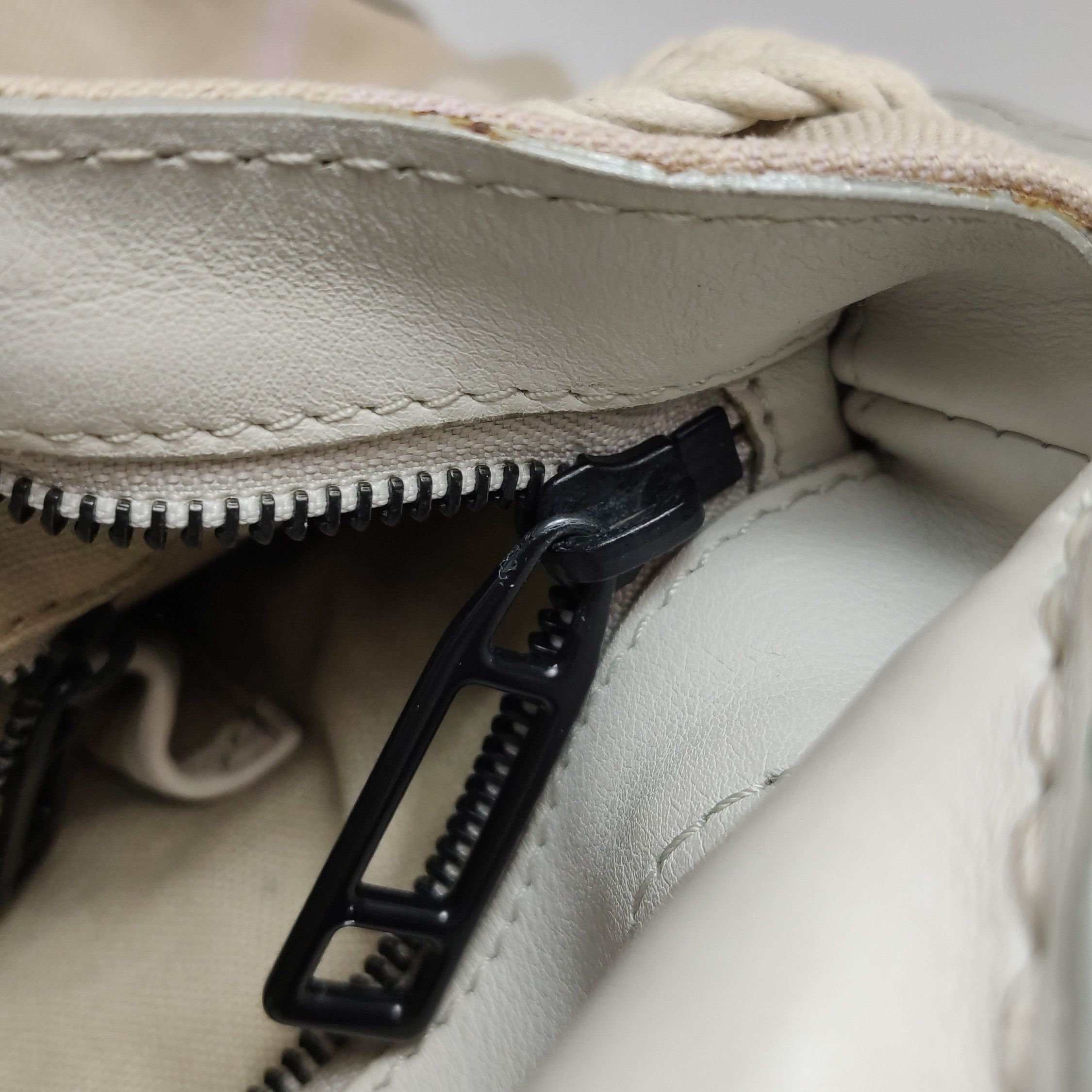 Burberry Burberry Women os Shoulder Bags Size ONE SIZE - 11 Thumbnail