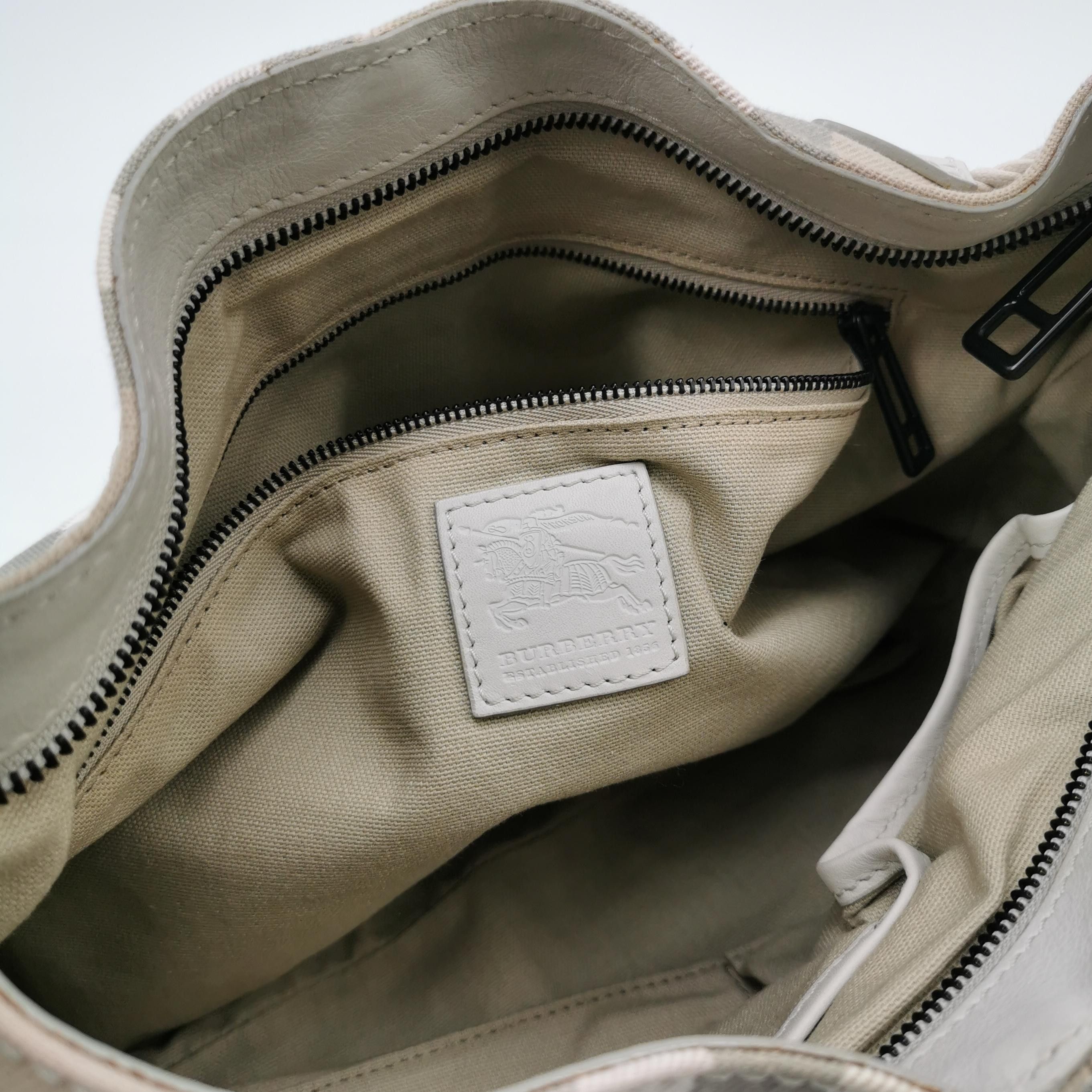 Burberry Burberry Women os Shoulder Bags Size ONE SIZE - 8 Thumbnail