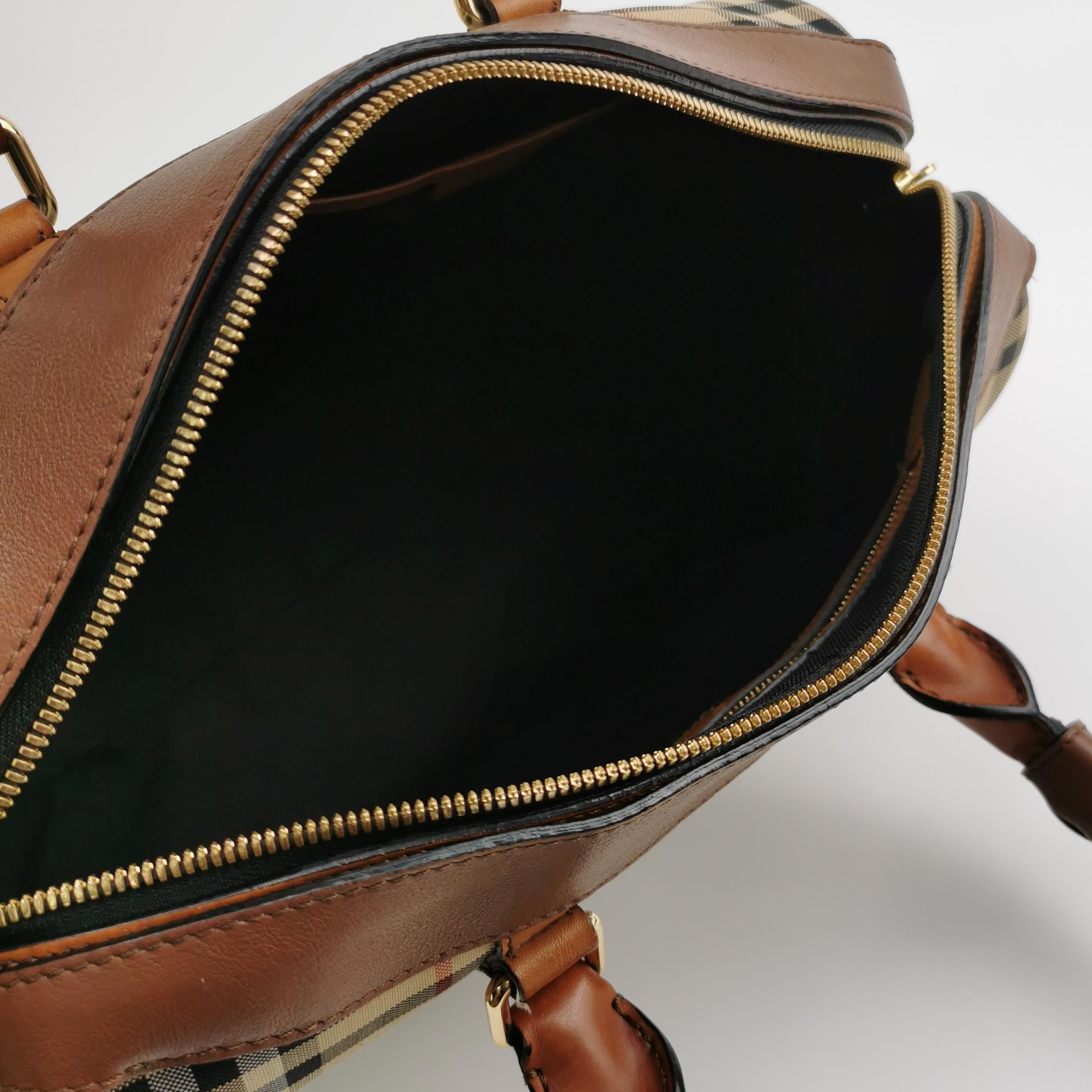 Burberry Burberry Women os Shoulder Bags Size ONE SIZE - 7 Thumbnail