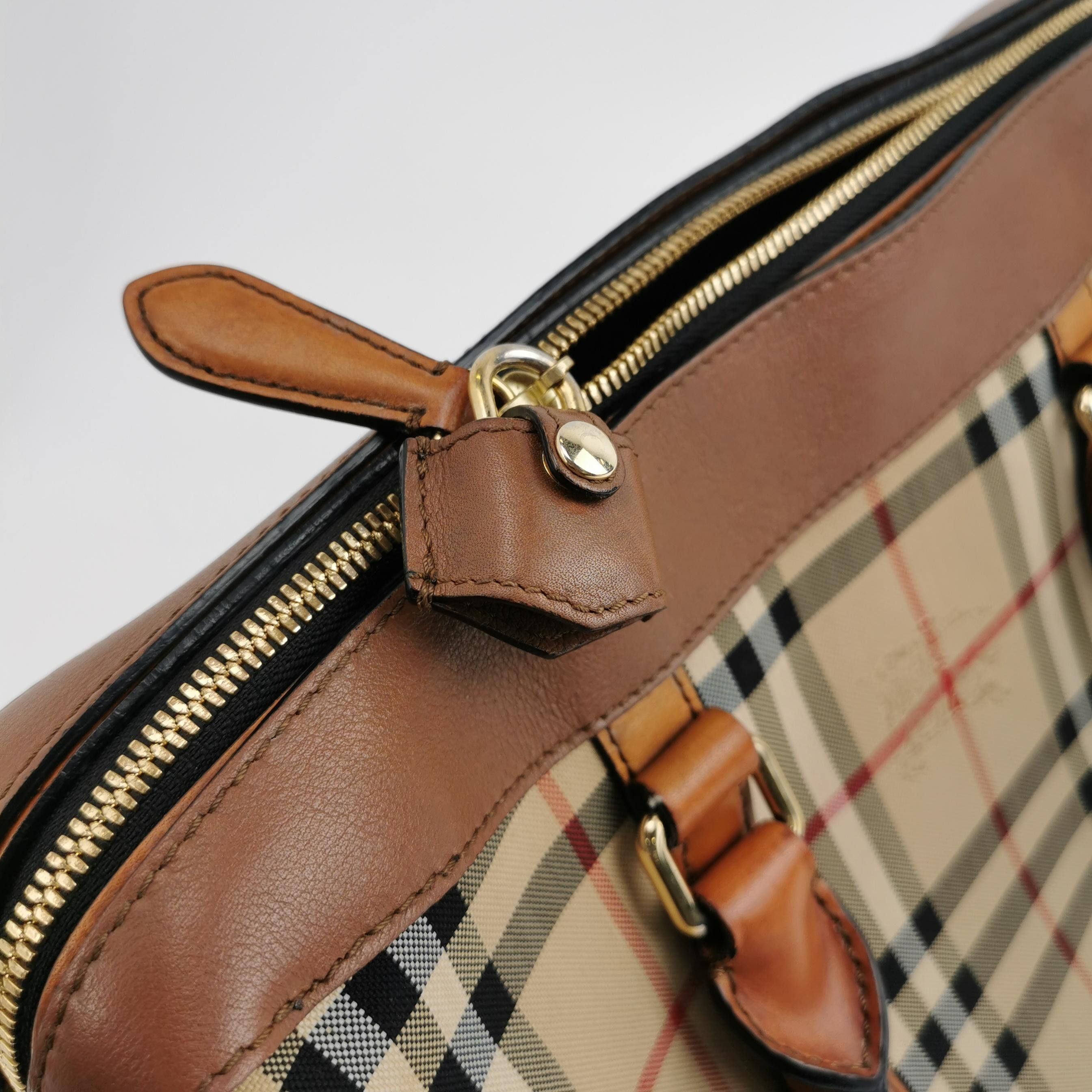 Burberry Burberry Women os Shoulder Bags Size ONE SIZE - 9 Thumbnail