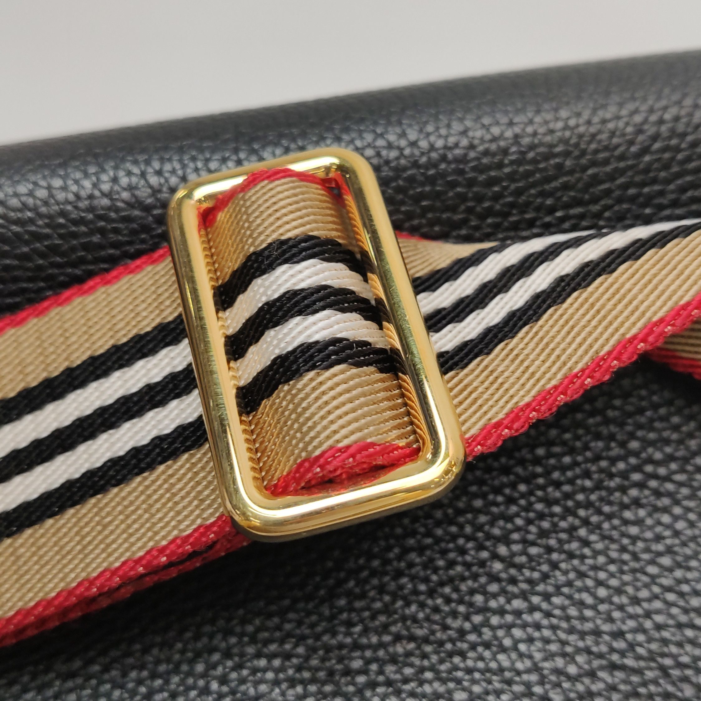 Burberry Burberry Women os Shoulder Bags Size ONE SIZE - 11 Thumbnail