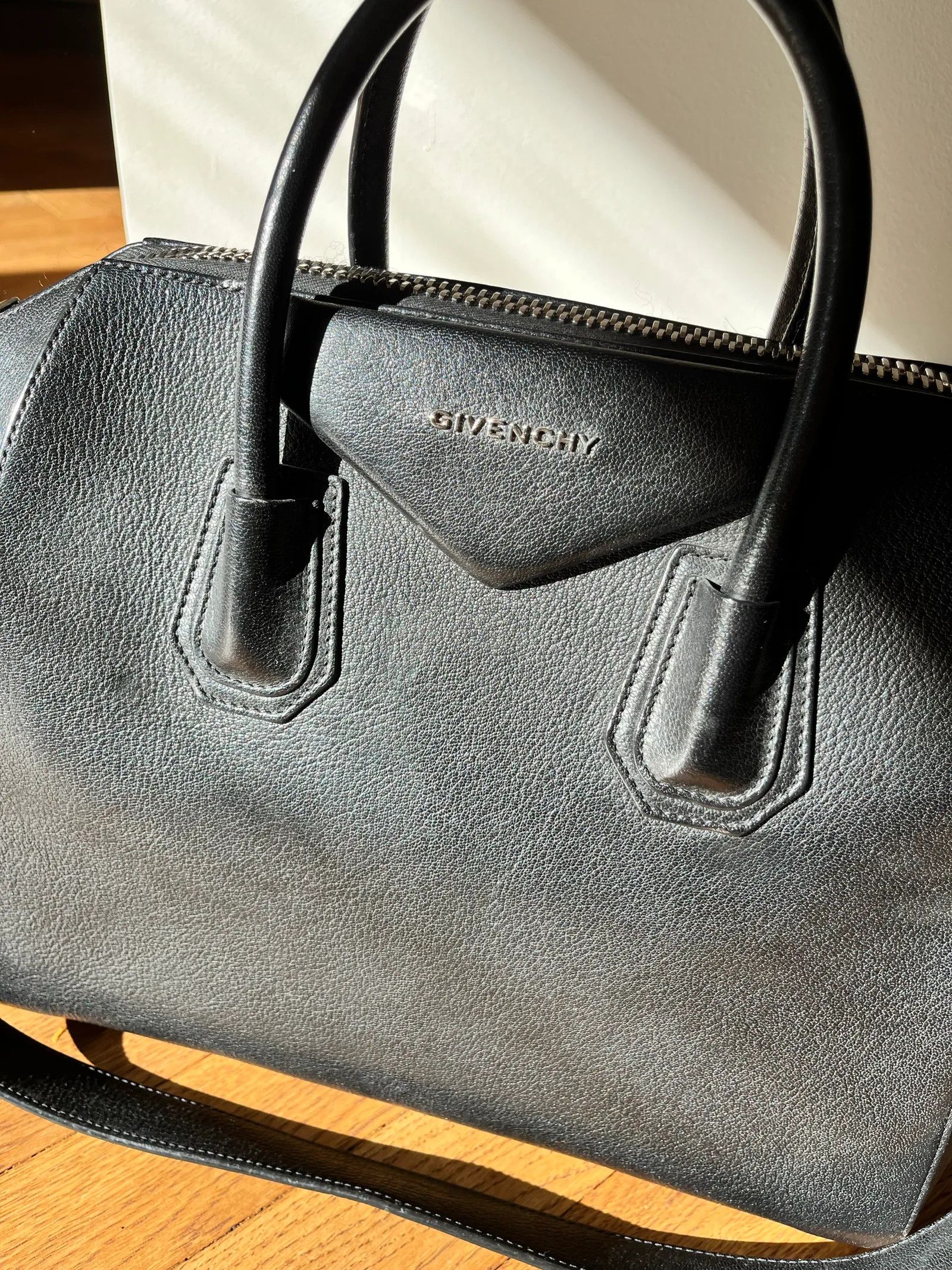 Givenchy Givenchy Givenchy Antigona Medium Bucket Bag Size ONE SIZE - 2 Thumbnail