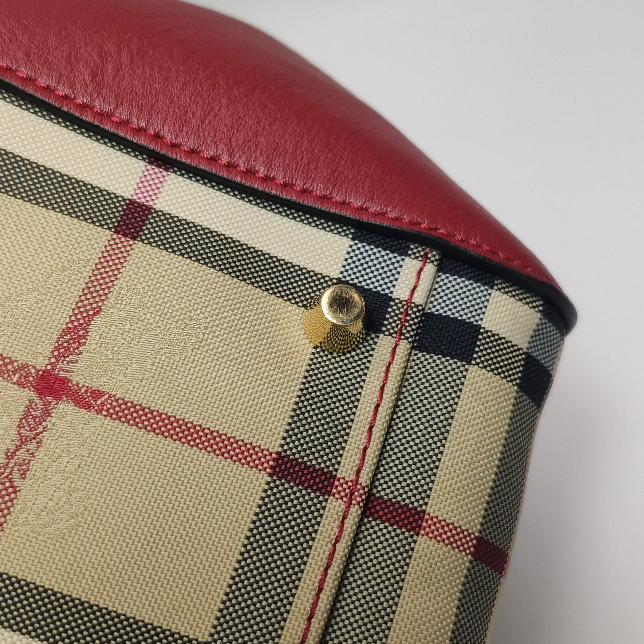 Burberry Burberry Women os Shoulder Bags Size ONE SIZE - 14 Thumbnail