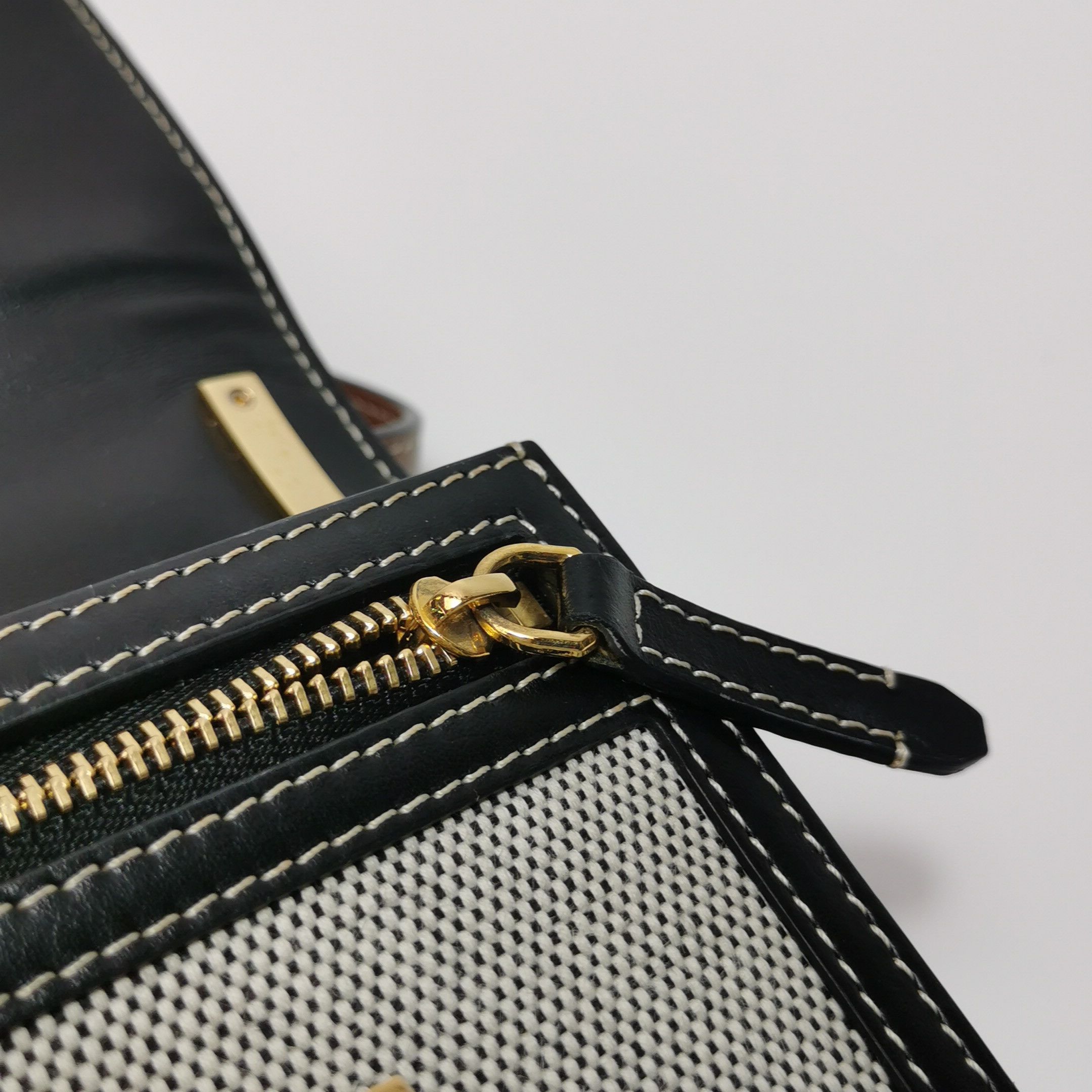Burberry Burberry Women os Crossbody Bags Size ONE SIZE - 14 Thumbnail