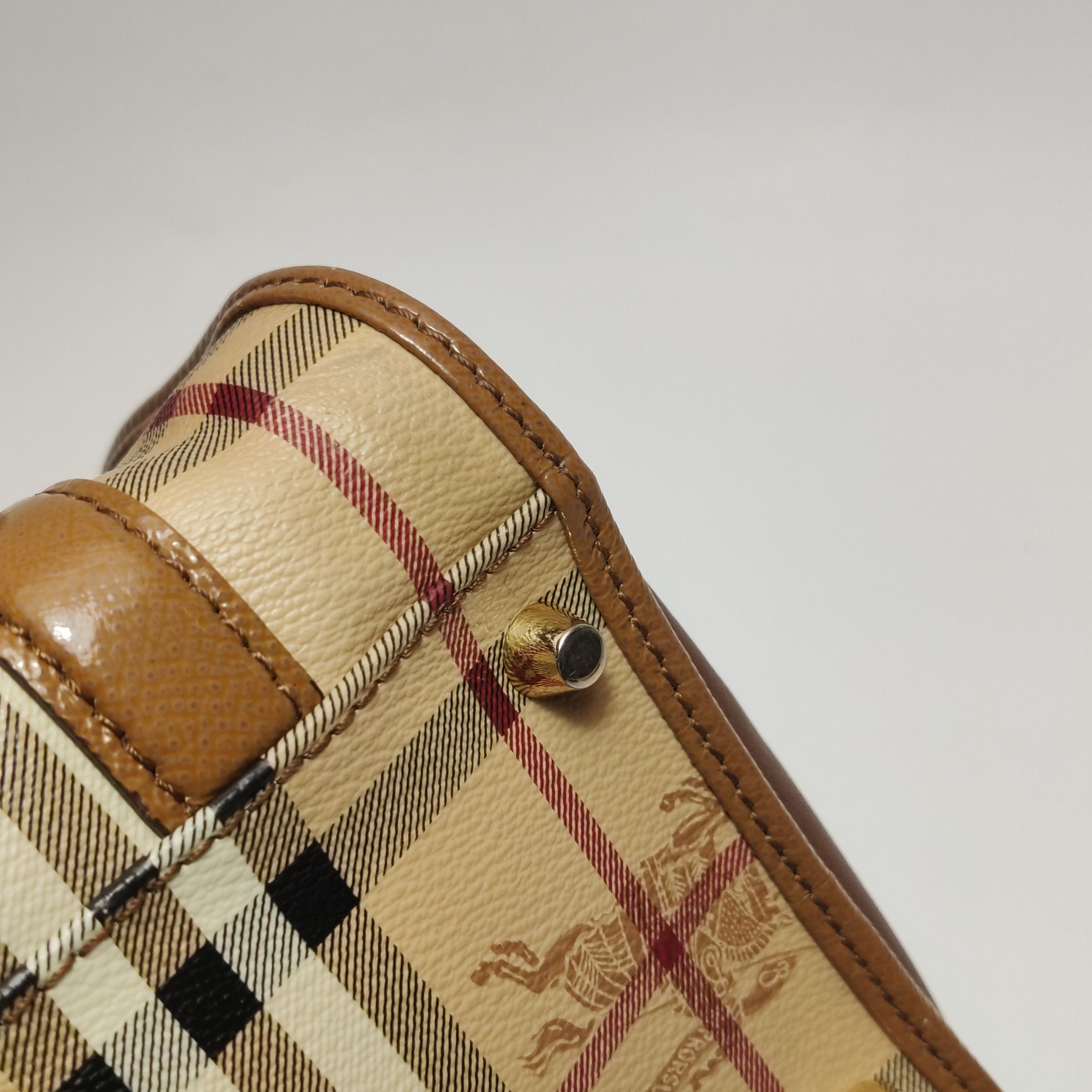 Burberry Burberry Women os Shoulder Bags Size ONE SIZE - 14 Thumbnail