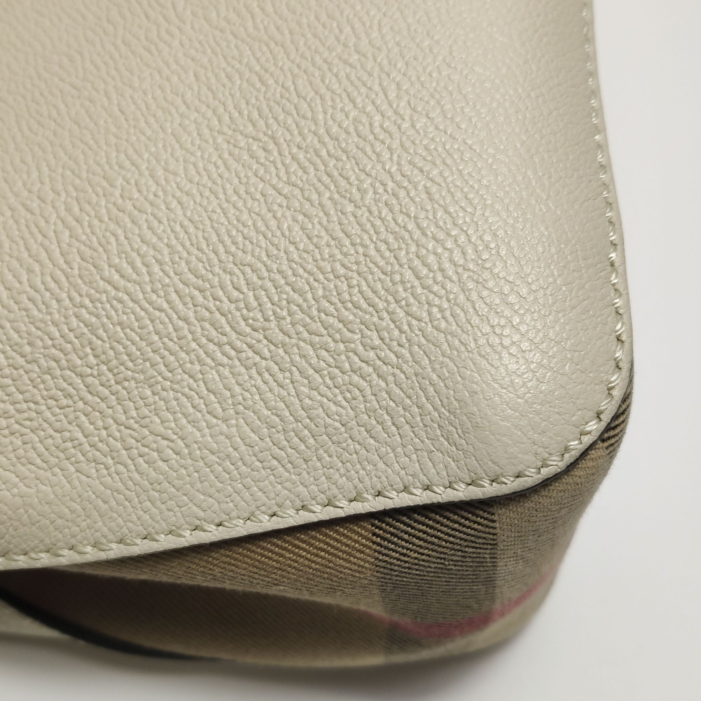 Burberry Burberry Women os Shoulder Bags Size ONE SIZE - 17 Thumbnail