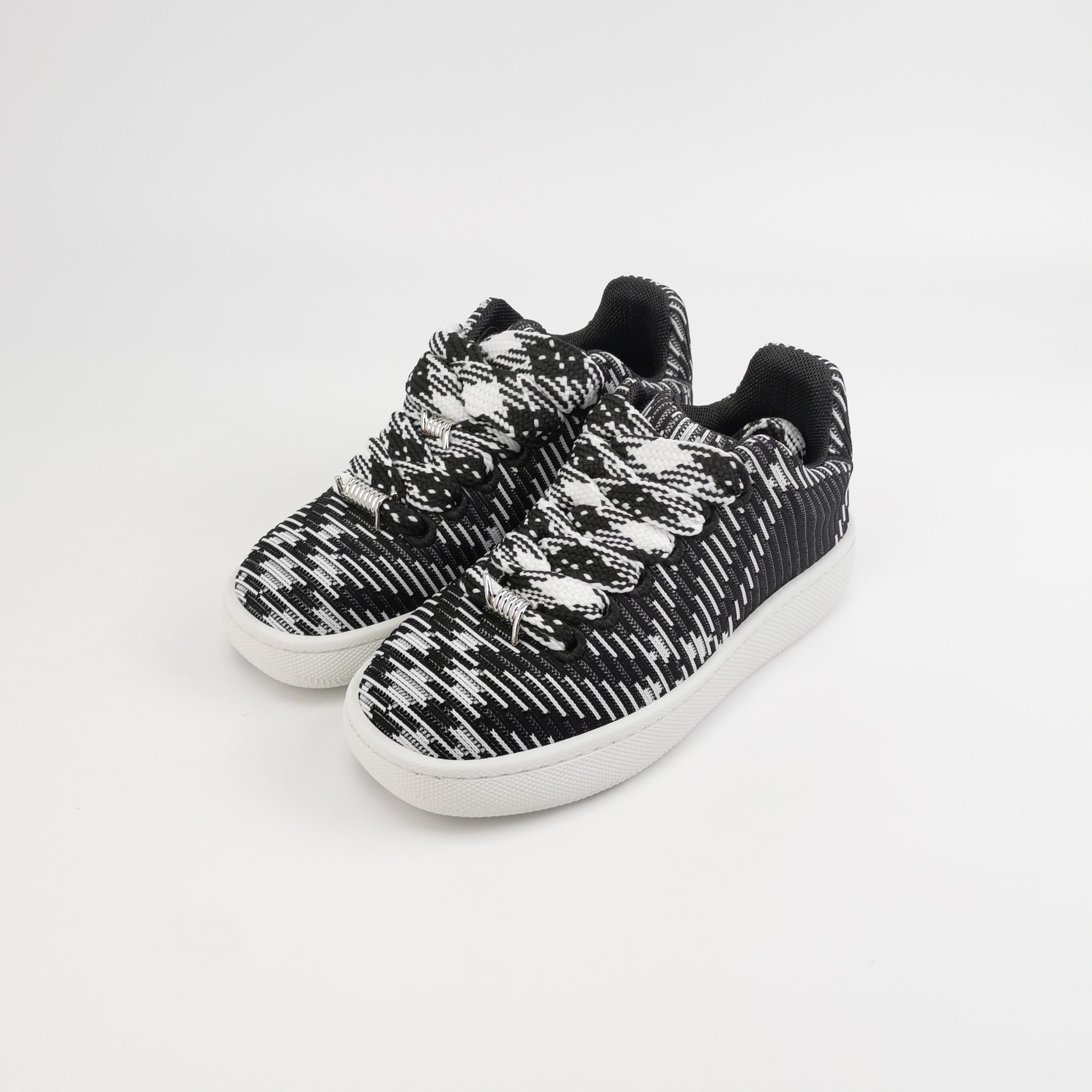 Burberry Burberry Women 7 Lowtop Sneakers Size US 7 / IT 37 - 2 Thumbnail