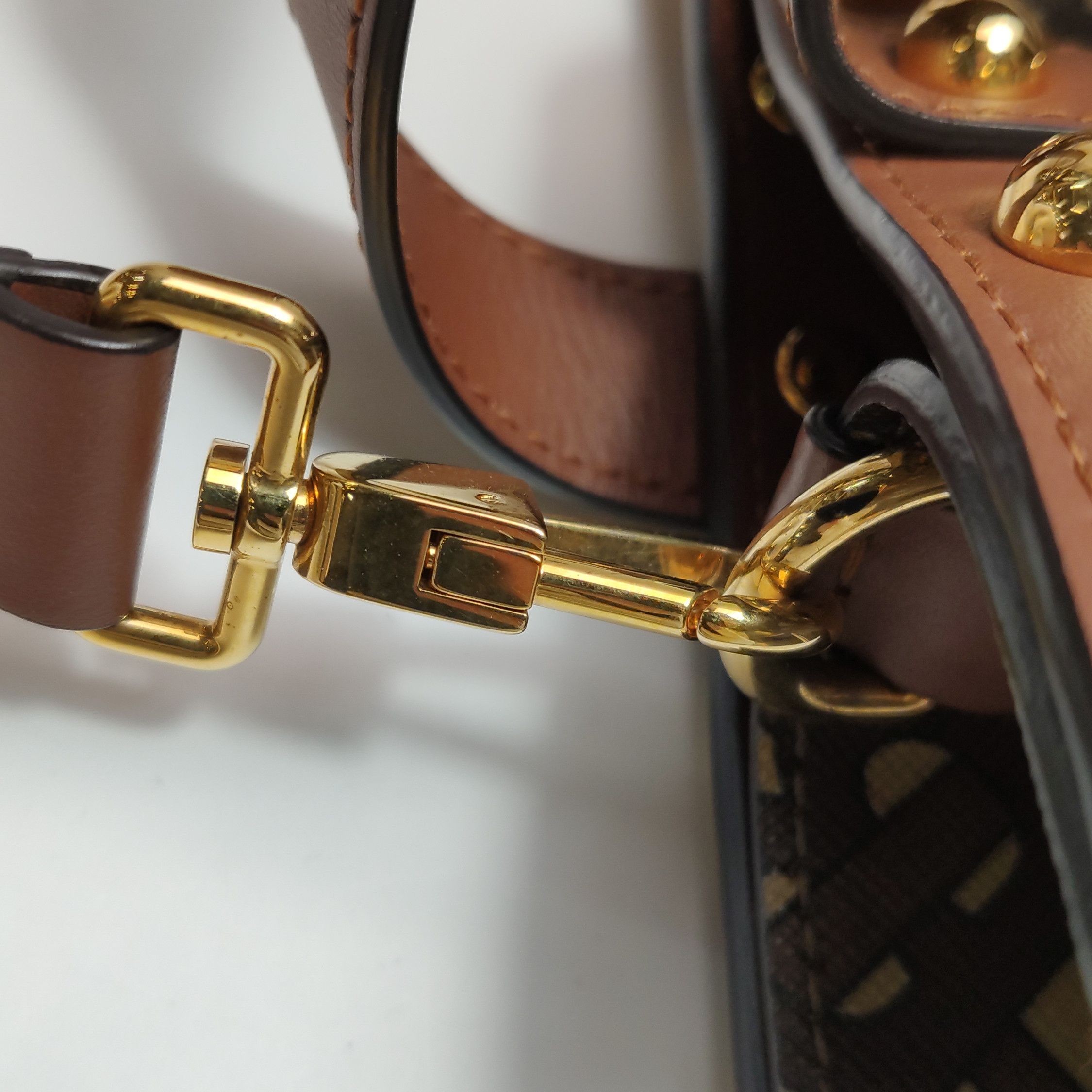 Burberry Burberry Women os Shoulder Bags Size ONE SIZE - 16 Thumbnail
