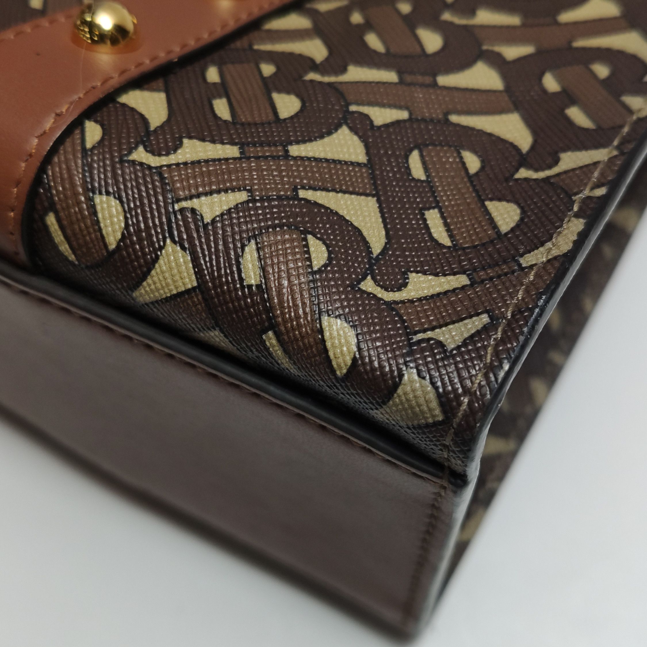 Burberry Burberry Women os Shoulder Bags Size ONE SIZE - 24 Thumbnail