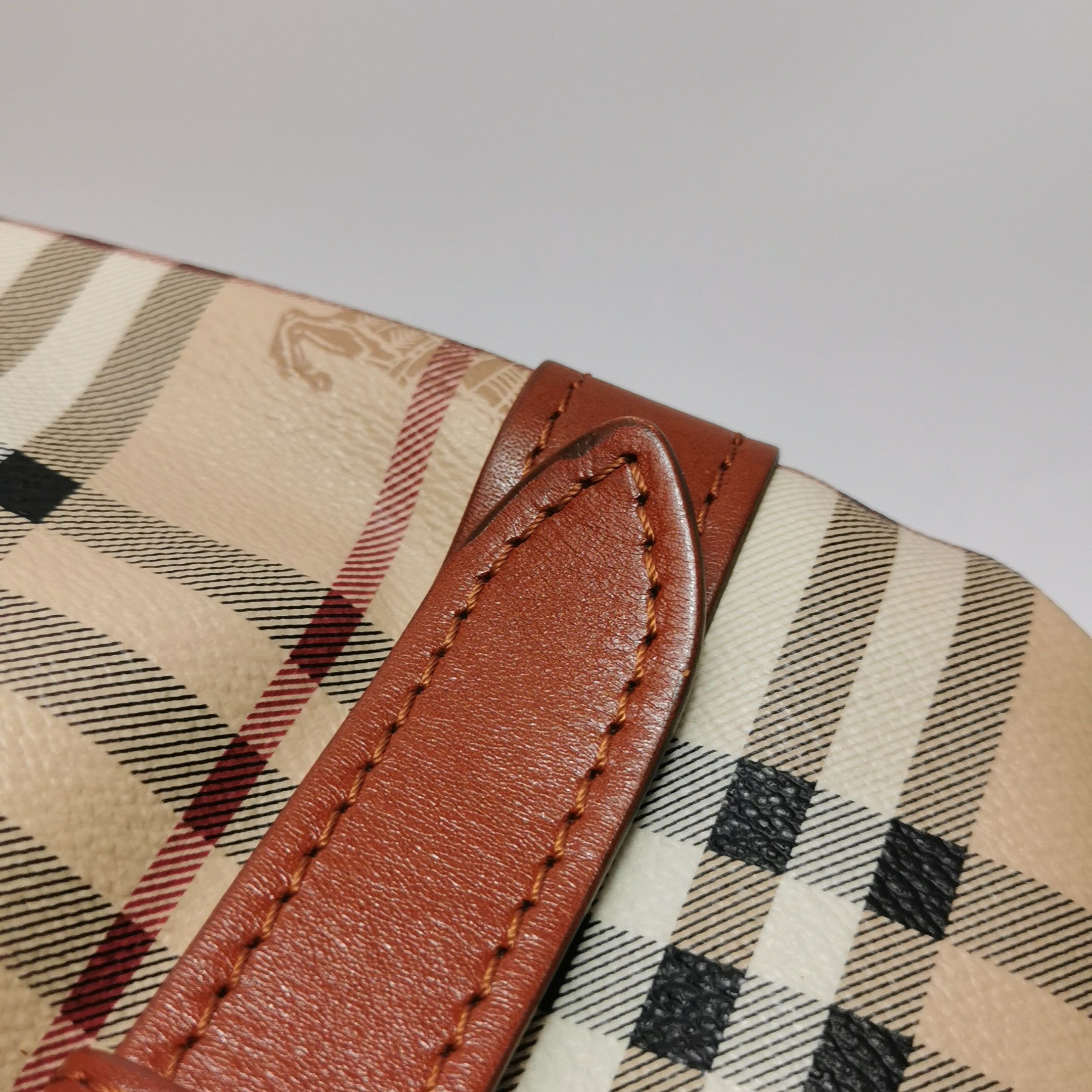 Burberry Burberry Women os Shoulder Bags Size ONE SIZE - 22 Thumbnail
