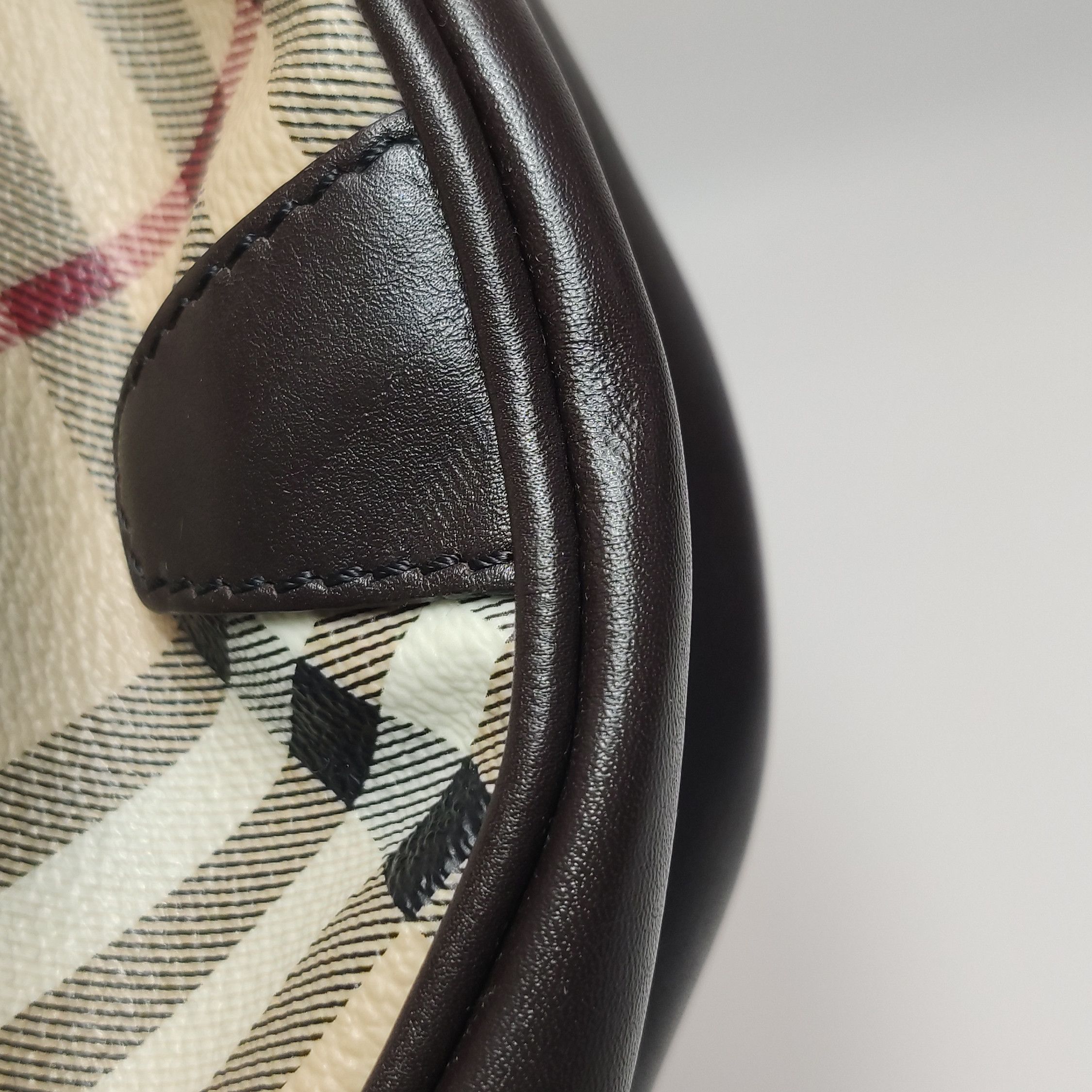Burberry Burberry Women os Shoulder Bags Size ONE SIZE - 18 Thumbnail