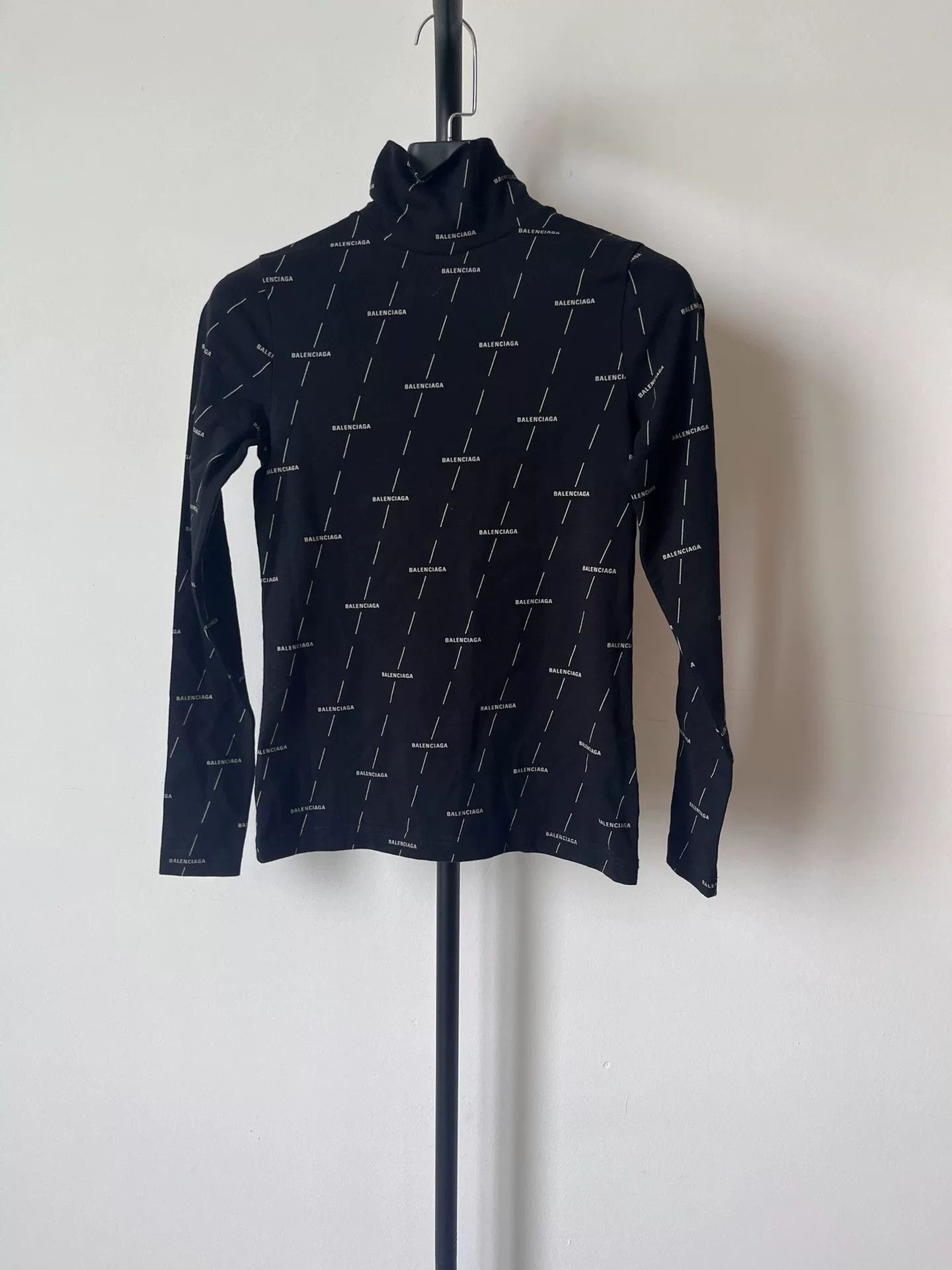 Balenciaga Balenciaga All-Over Logo Long Sleeve Top XS Size XS / US 0-2 / IT 36-38 - 3 Thumbnail