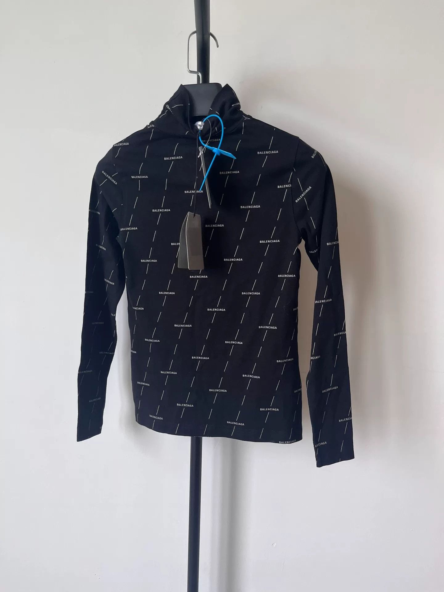 Balenciaga Balenciaga All-Over Logo Long Sleeve Top XS Size XS / US 0-2 / IT 36-38 - 2 Thumbnail