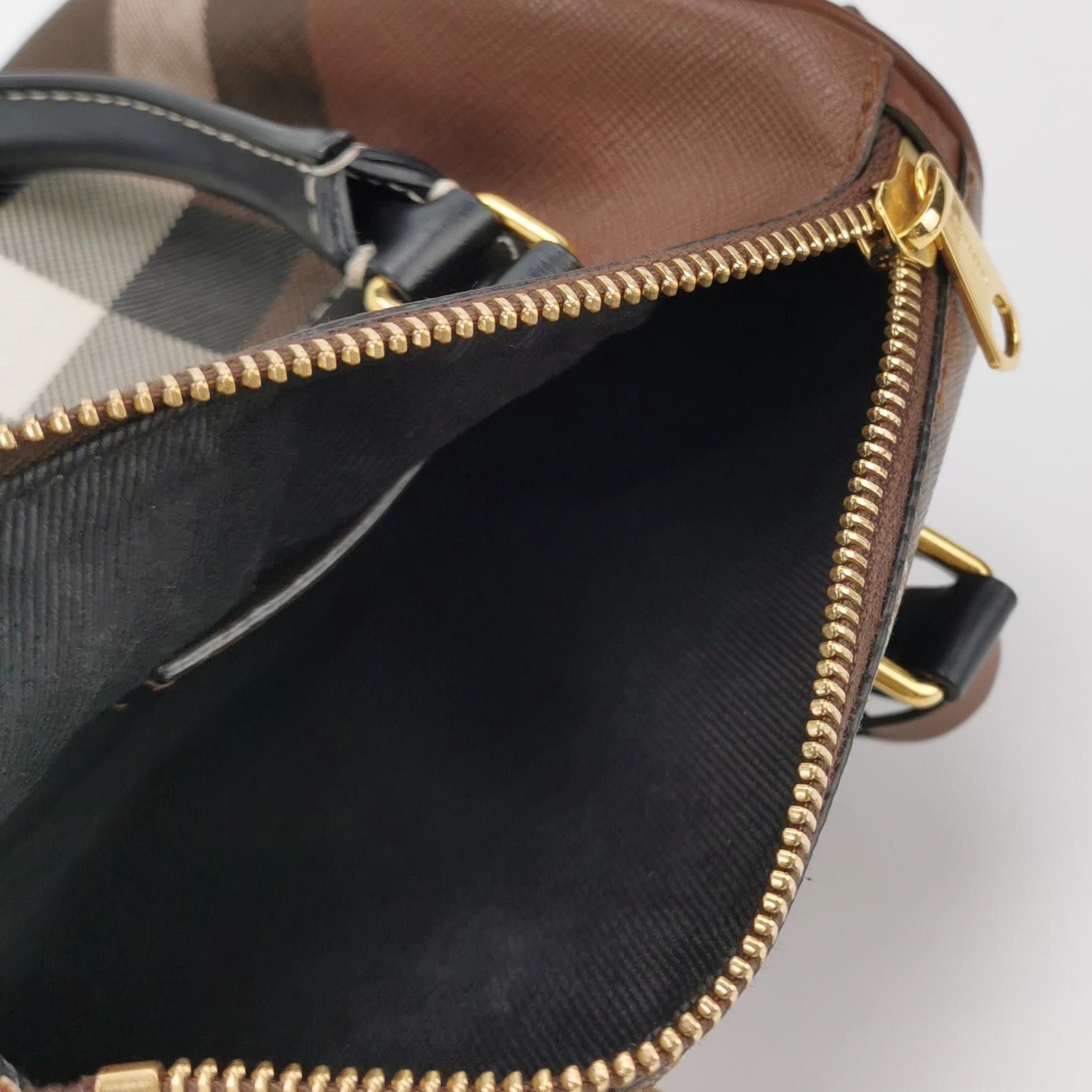 Burberry Burberry Women os Shoulder Bags Size ONE SIZE - 7 Thumbnail