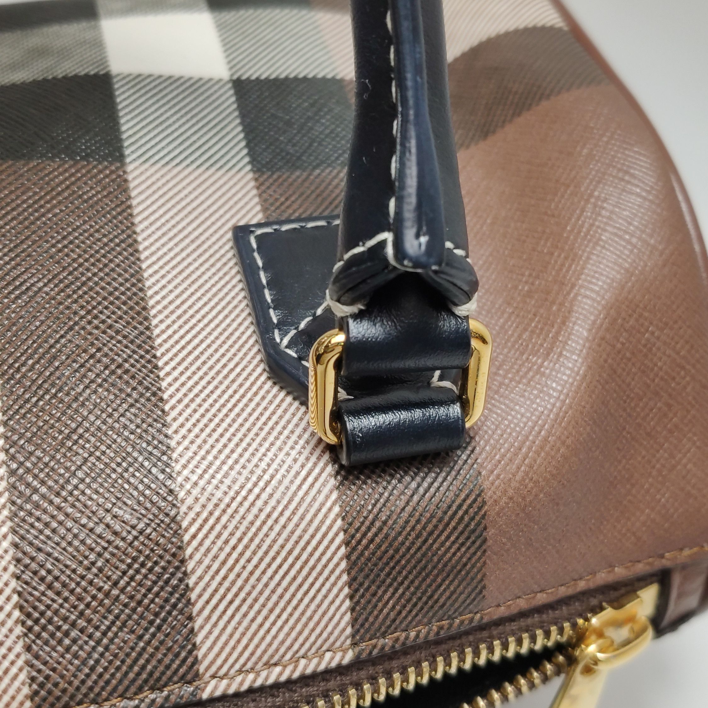 Burberry Burberry Women os Shoulder Bags Size ONE SIZE - 14 Thumbnail