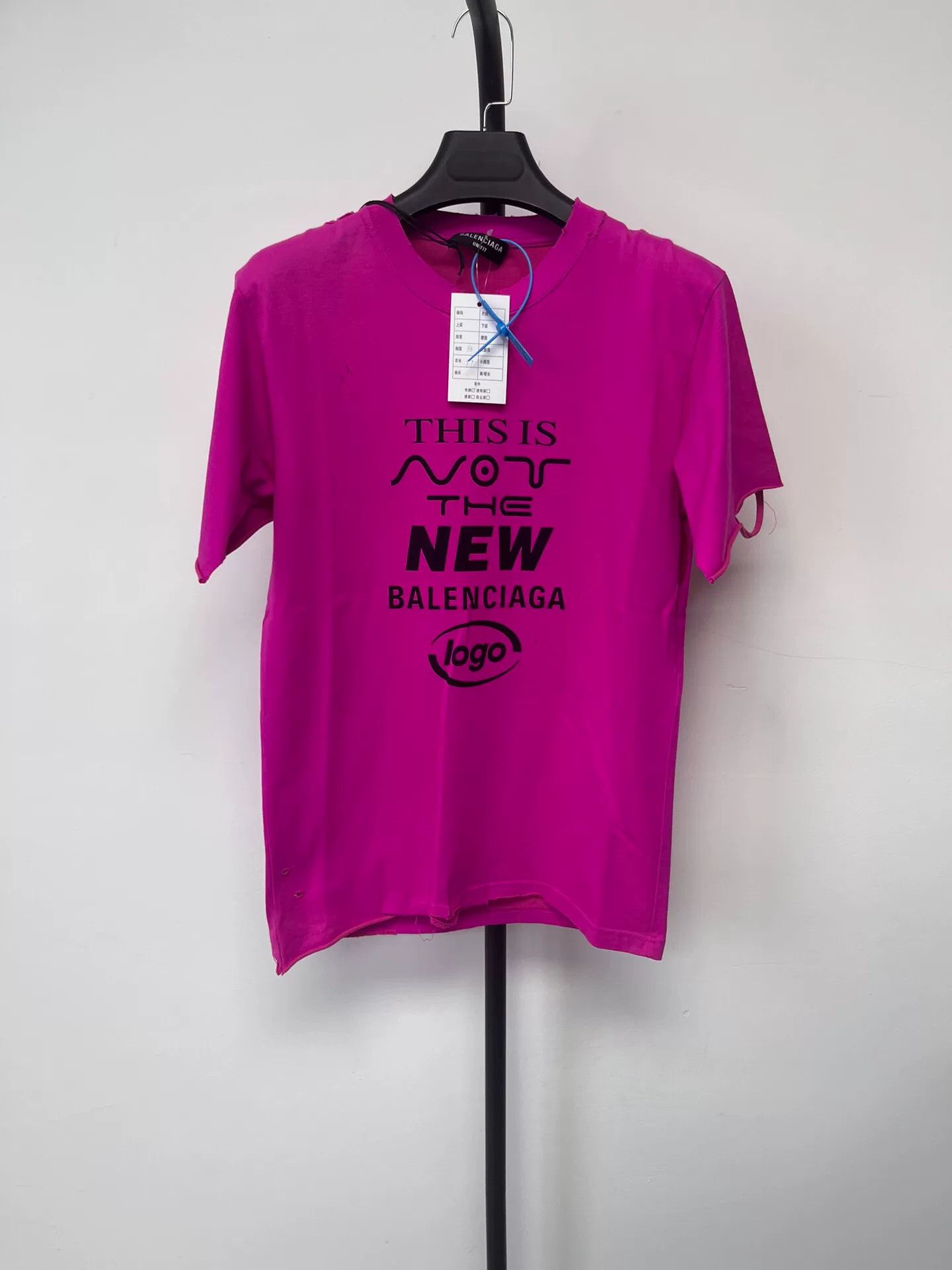 Balenciaga Balenciaga Distressed Pink Logo T-Shirt XS Size US XS / EU 42 / 0 - 2 Thumbnail