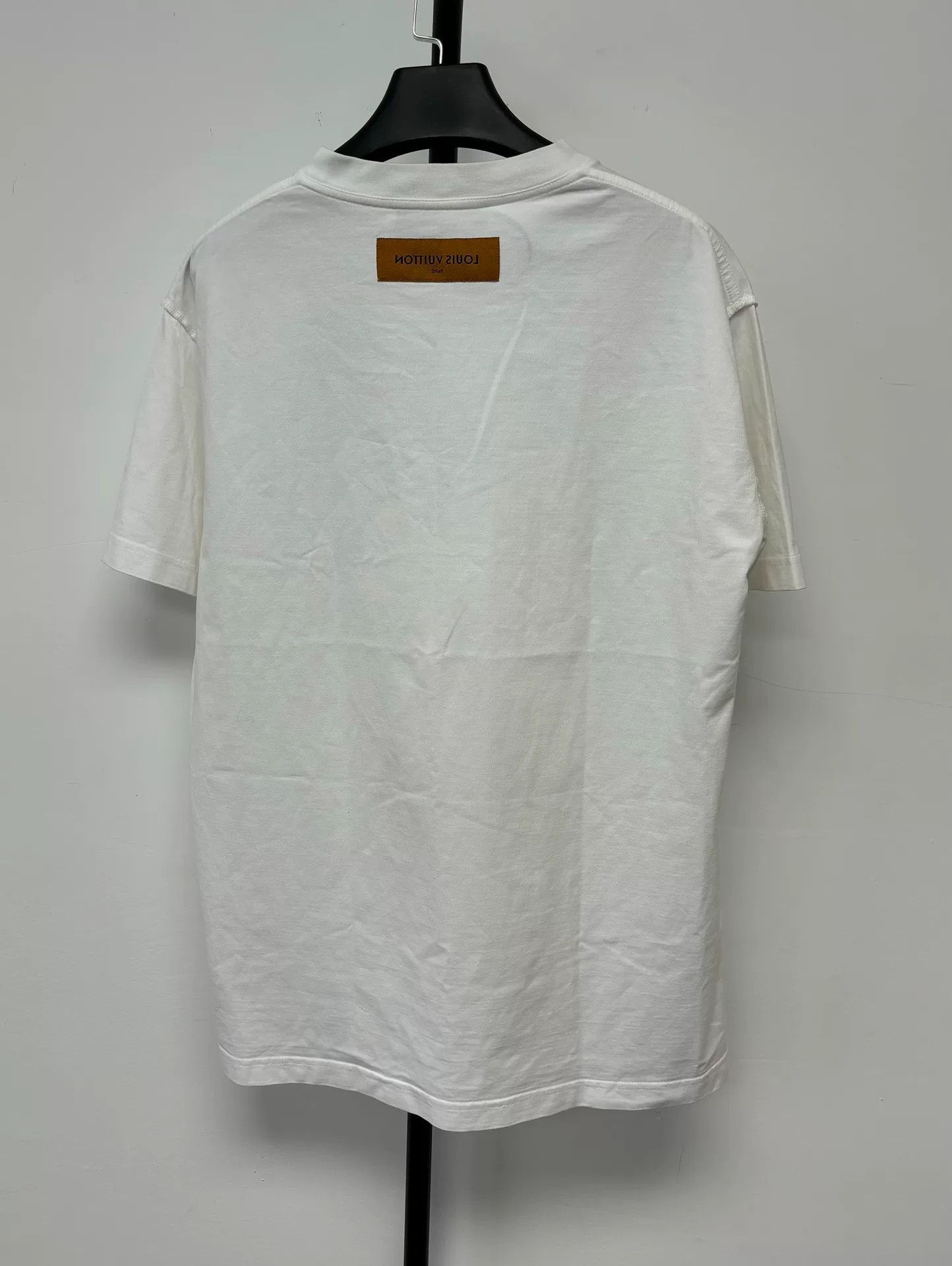 Louis Vuitton Louis Vuitton Embossed Logo T-Shirt Size M Size US M / EU 48-50 / 2 - 3 Thumbnail