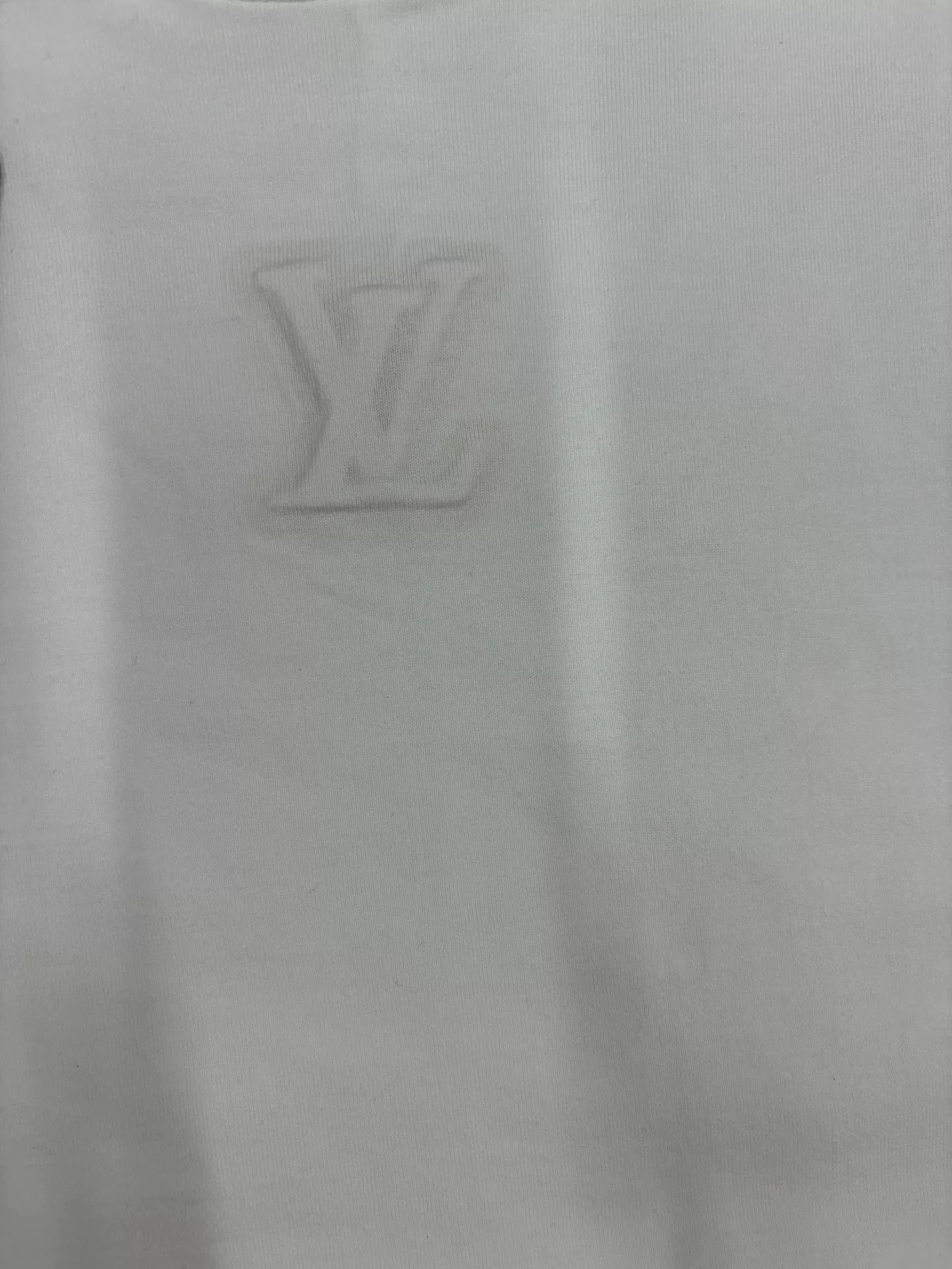Louis Vuitton Louis Vuitton Embossed Logo T-Shirt Size M Size US M / EU 48-50 / 2 - 4 Thumbnail