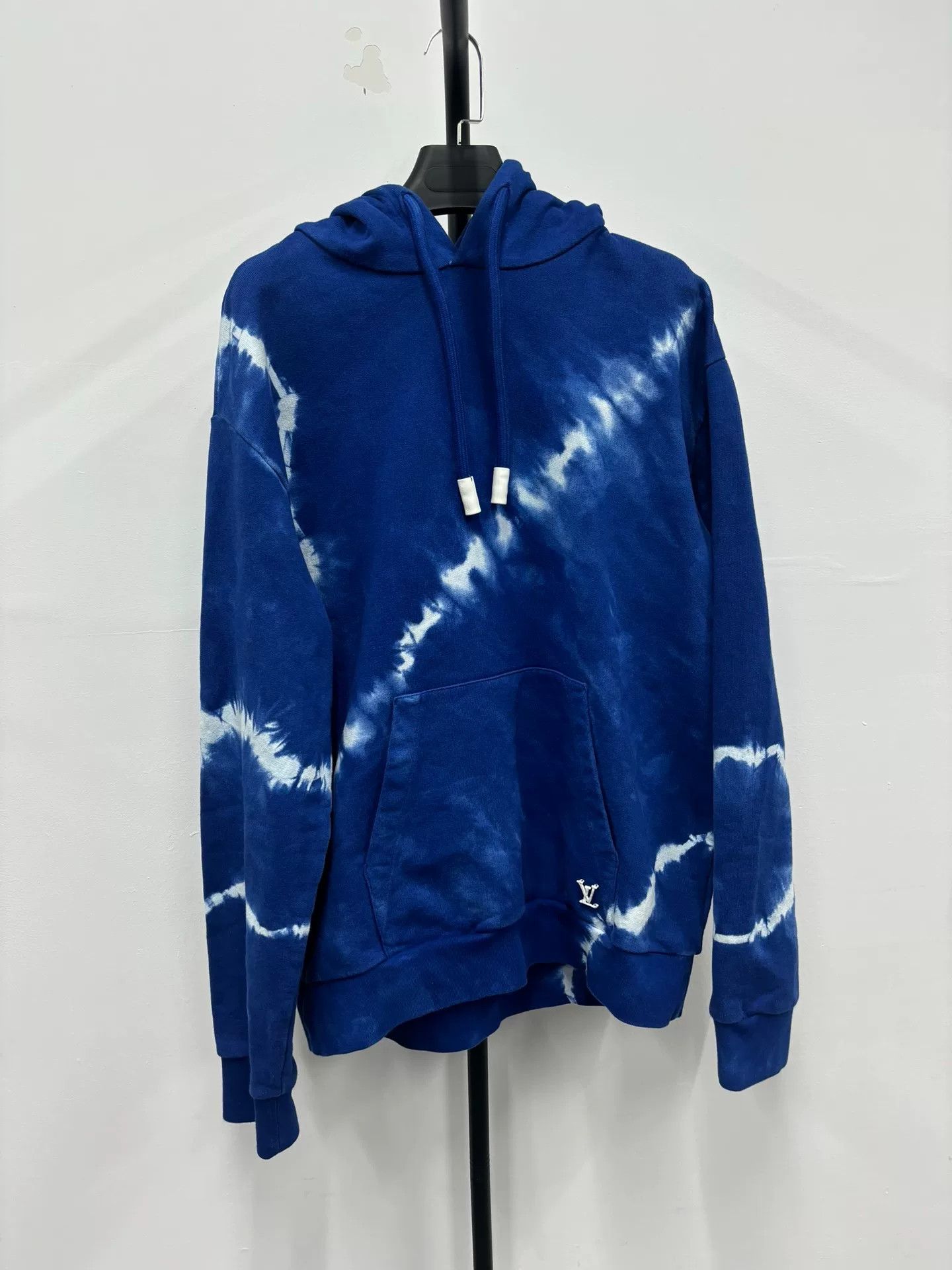 Louis Vuitton Louis Vuitton Tie-Dye Hoodie Size L Size US L / EU 52-54 / 3 - 2 Thumbnail