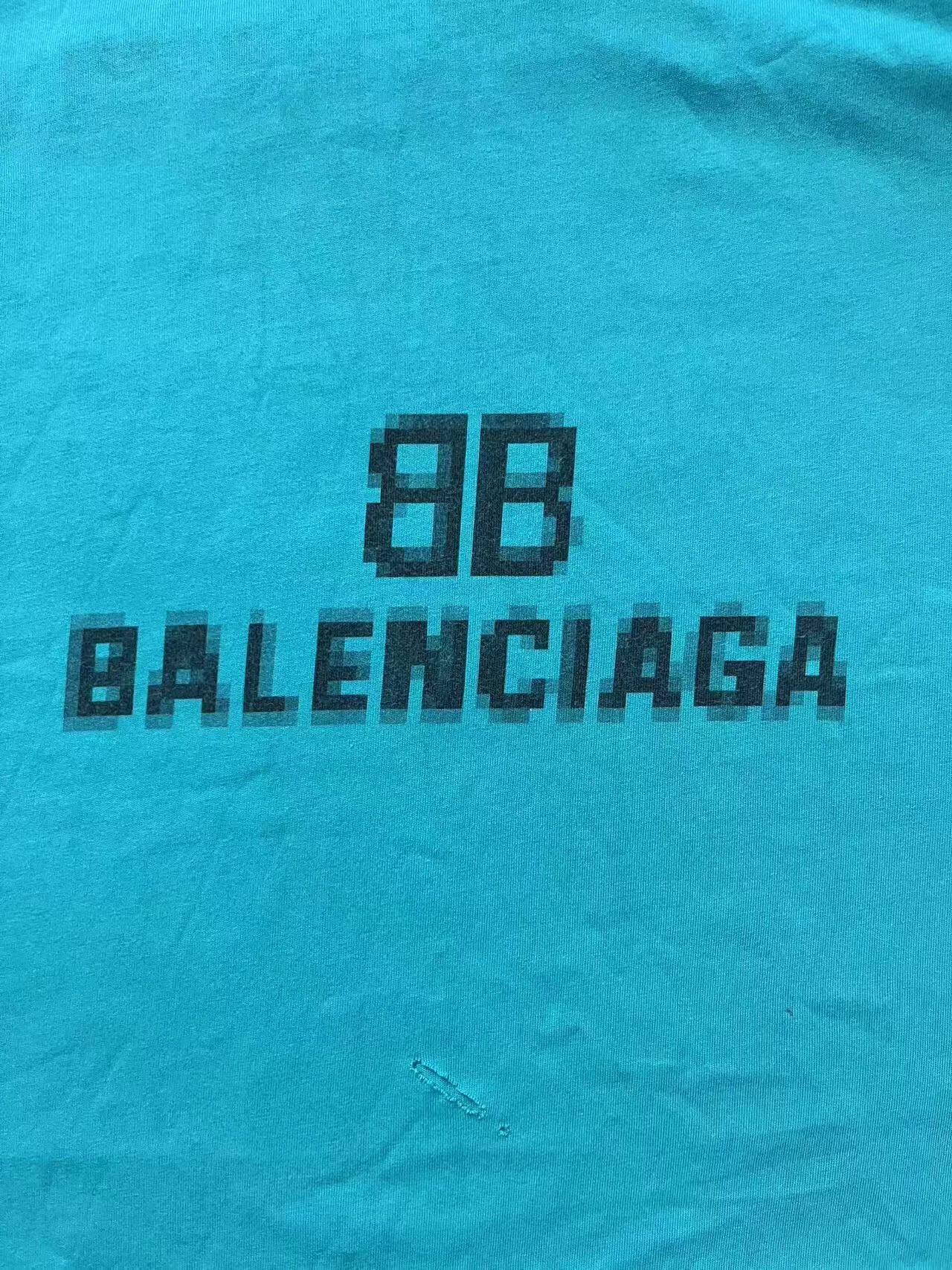 Balenciaga Balenciaga Mosaic Logo Distressed T-Shirt Size M Size US M / EU 48-50 / 2 - 4 Thumbnail