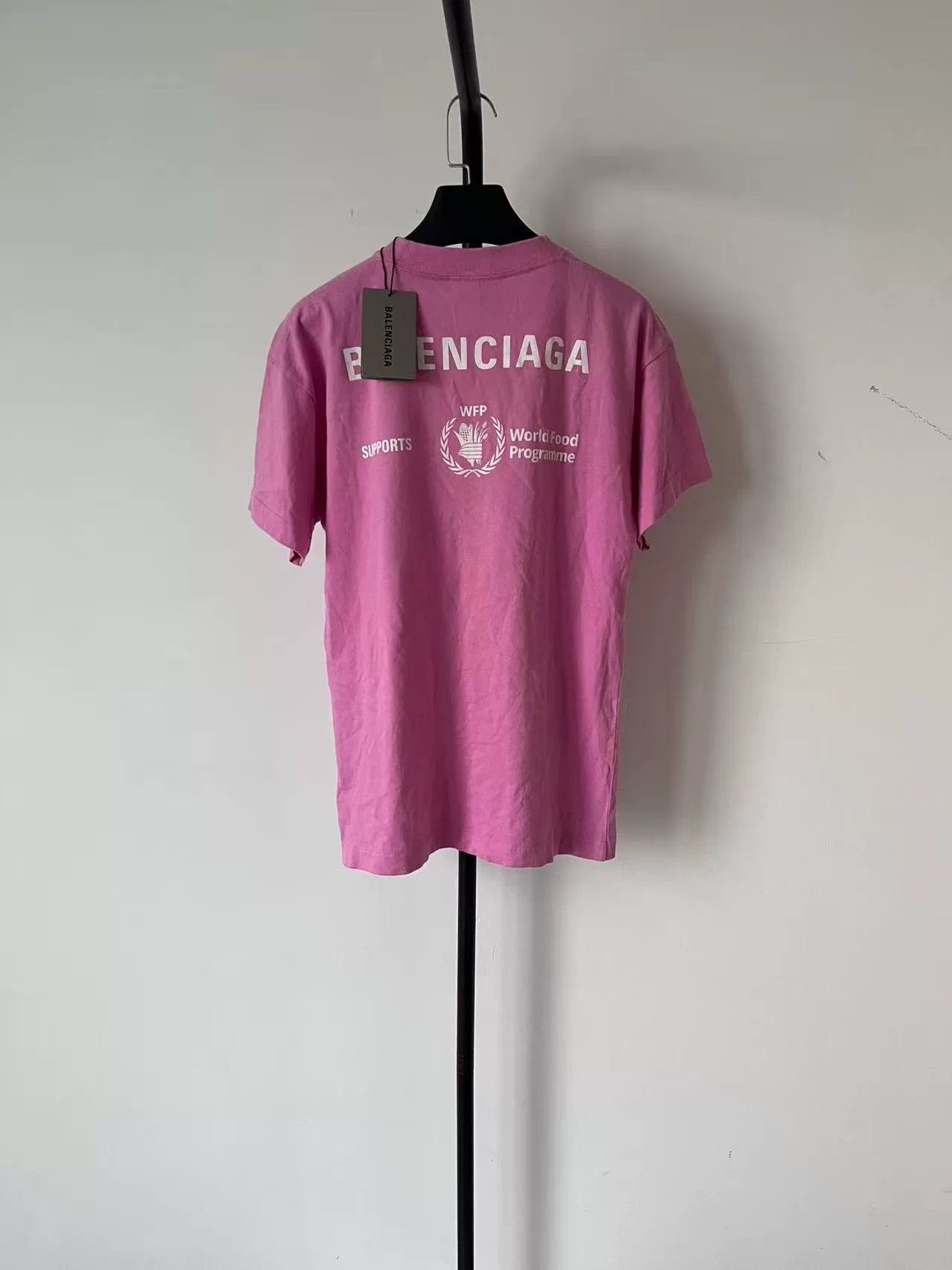 Balenciaga Balenciaga WFP Logo Pink T-Shirt Size XS Size XS / US 0-2 / IT 36-38 - 3 Thumbnail