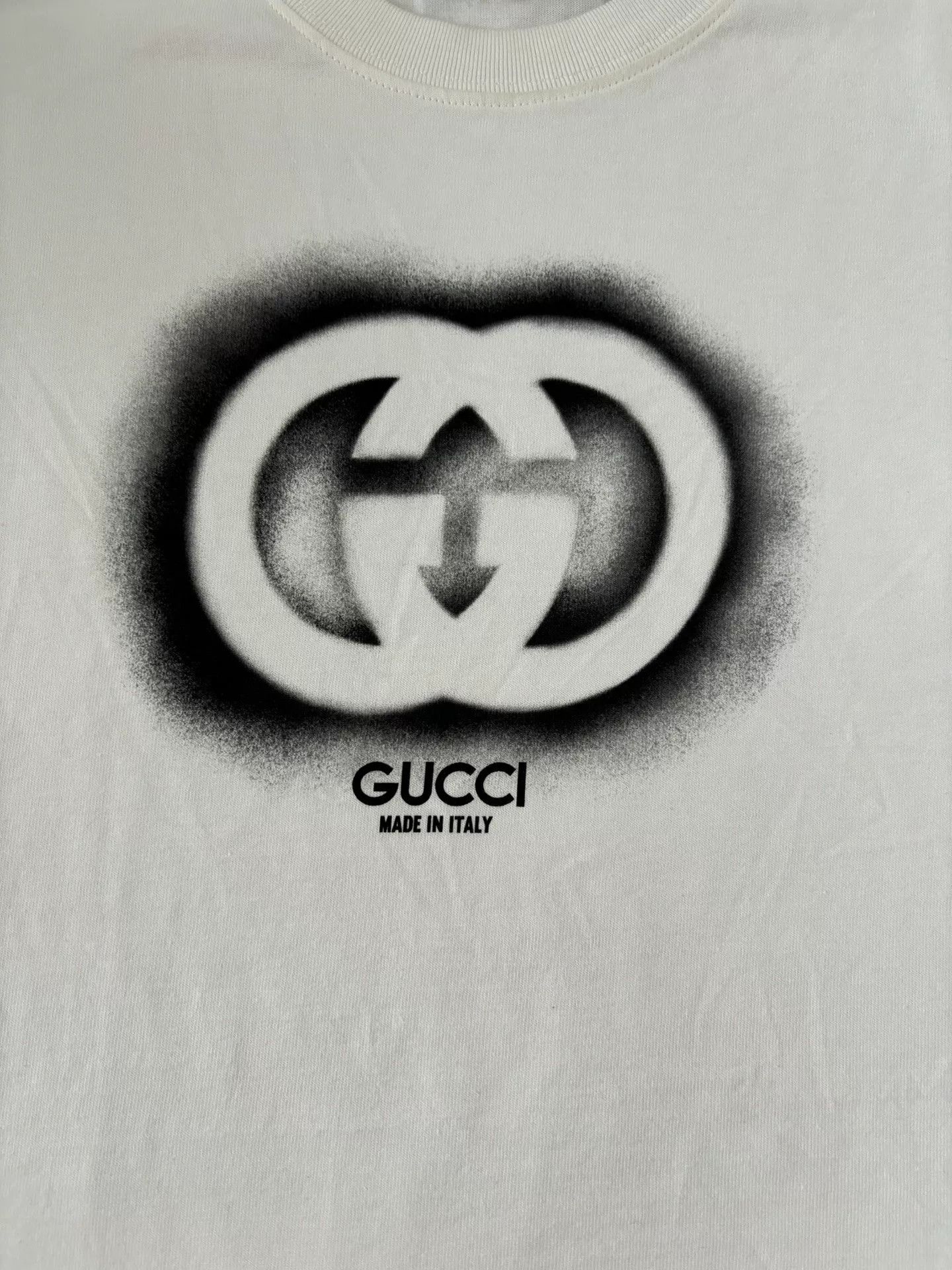 Gucci Gucci Interlocking G Spray T-Shirt S Size US S / EU 44-46 / 1 - 4 Thumbnail