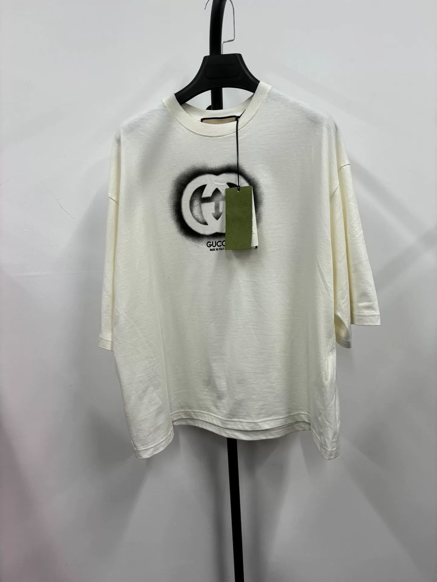Gucci Gucci Interlocking G Spray T-Shirt S Size US S / EU 44-46 / 1 - 2 Thumbnail