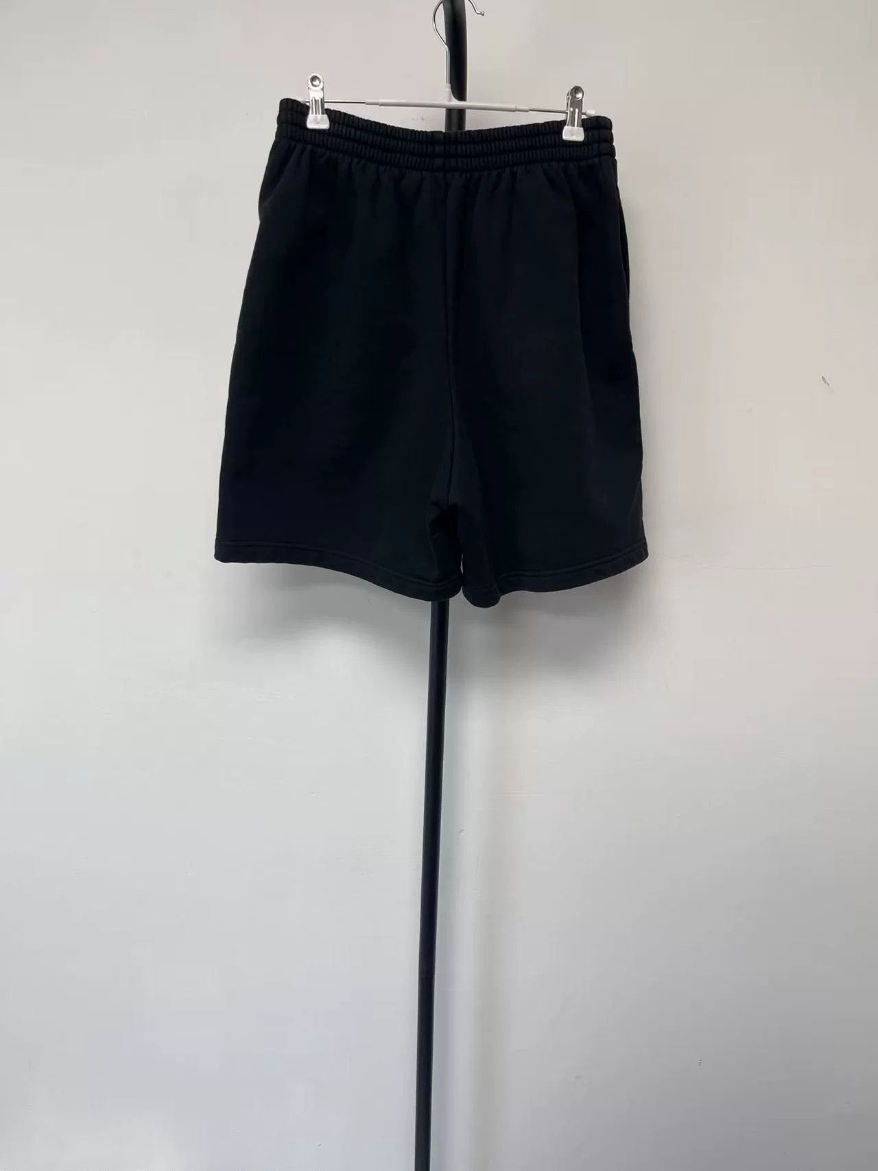 Balenciaga Balenciaga Logo Print Sweat Shorts XXS Size US 26 / EU 42 - 3 Thumbnail