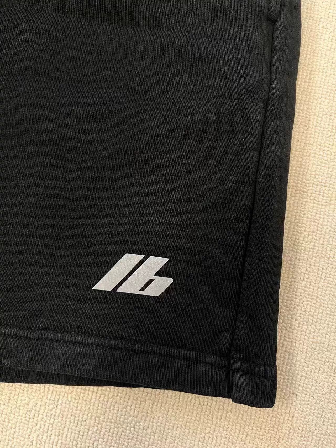Balenciaga Balenciaga Logo Print Sweat Shorts XXS Size US 26 / EU 42 - 4 Thumbnail