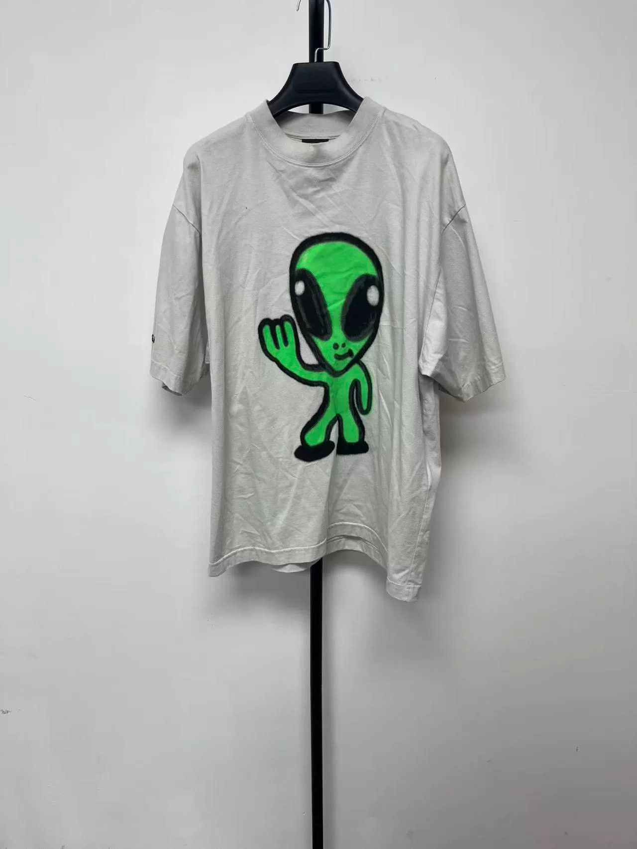 Balenciaga Balenciaga High Summer Alien Print T-Shirt XXS Size US XXS / EU 40 - 2 Thumbnail