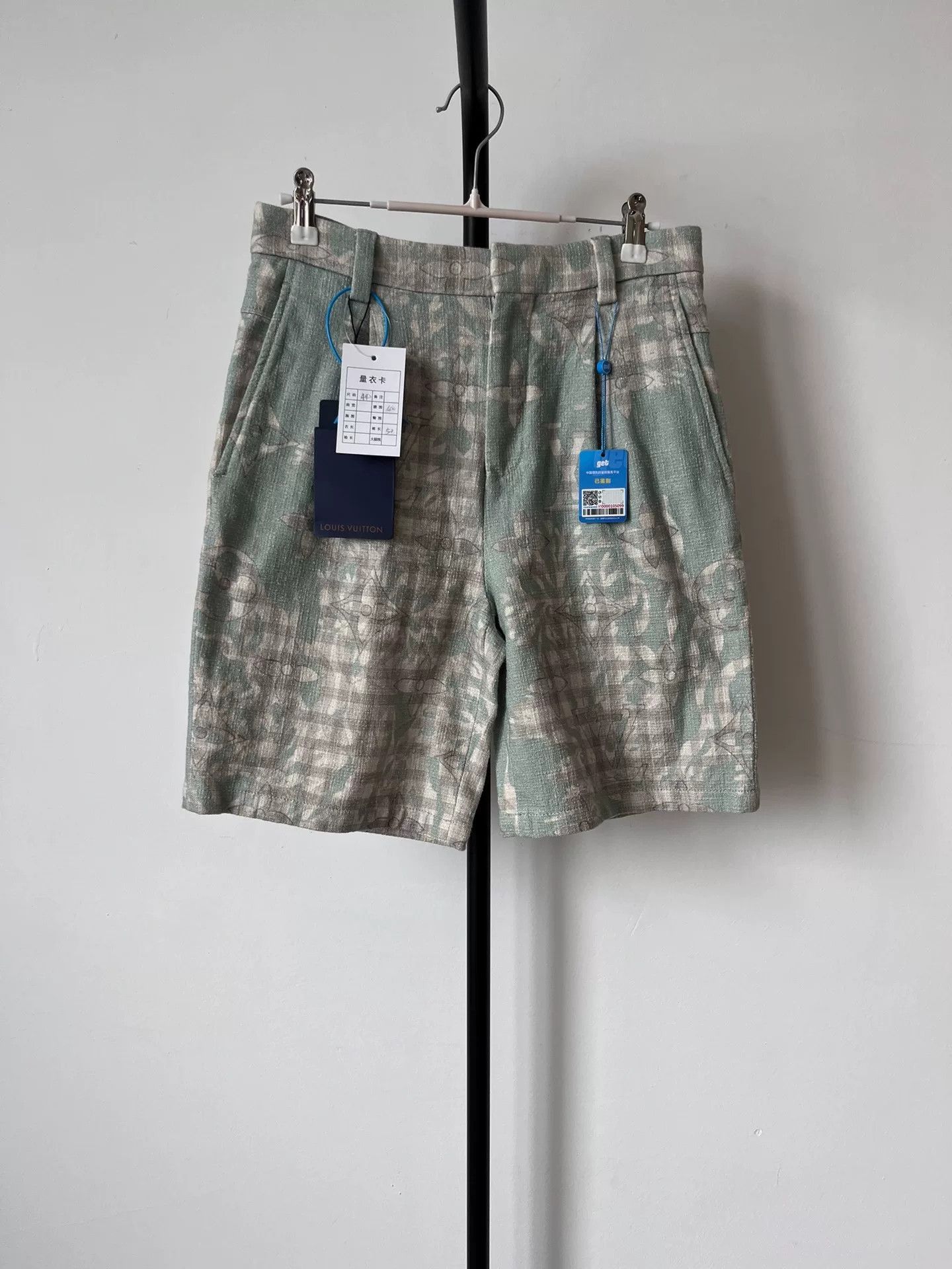 Louis Vuitton Louis Vuitton Craggy Monogram Shorts Size 28 Size US 28 / EU 44 - 2 Thumbnail