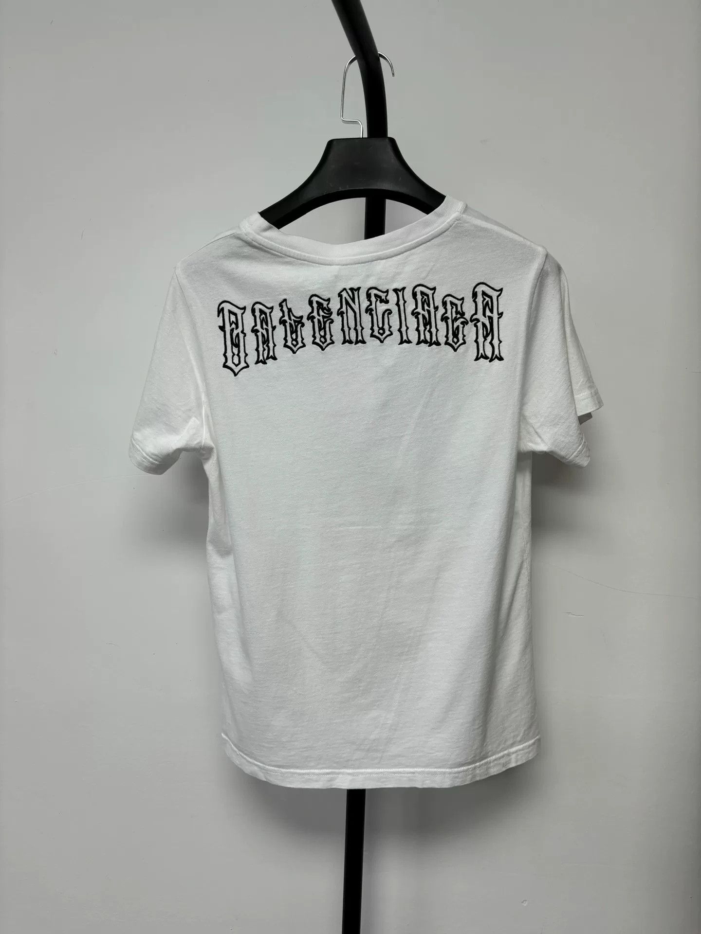Balenciaga Balenciaga Gothic Logo T-Shirt Size M Size US M / EU 48-50 / 2 - 2 Thumbnail