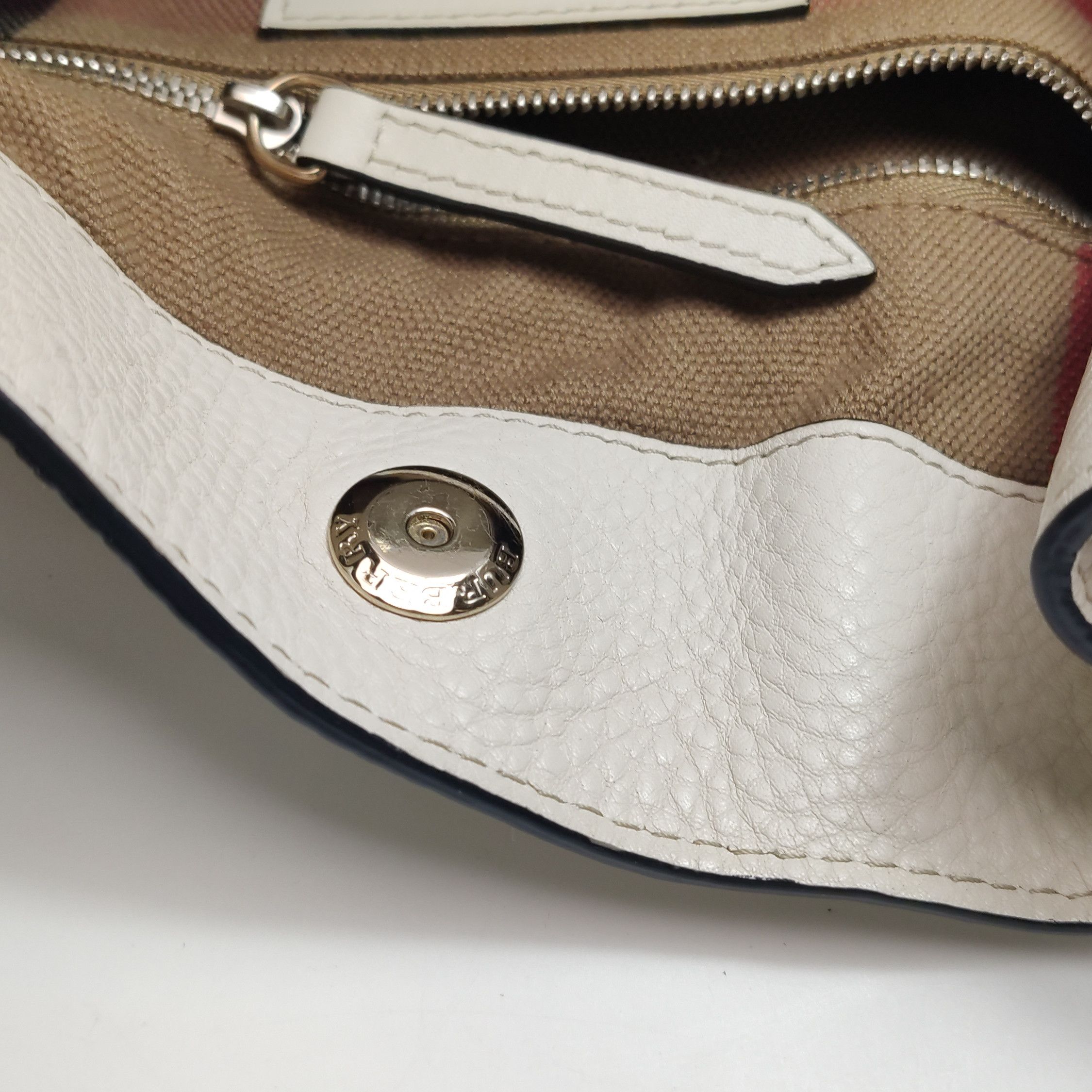 Burberry Burberry Women os Shoulder Bags Size ONE SIZE - 12 Thumbnail