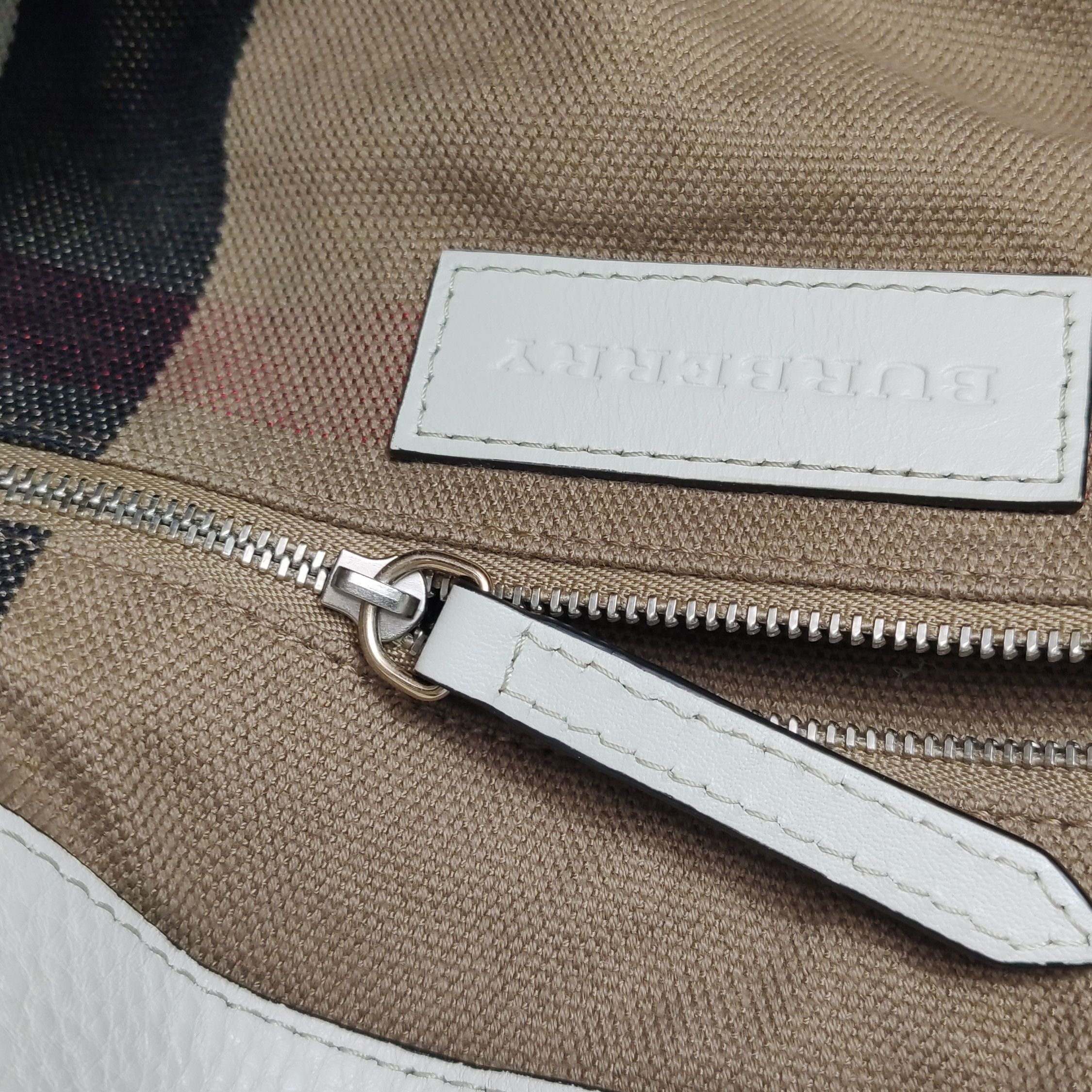 Burberry Burberry Women os Shoulder Bags Size ONE SIZE - 11 Thumbnail