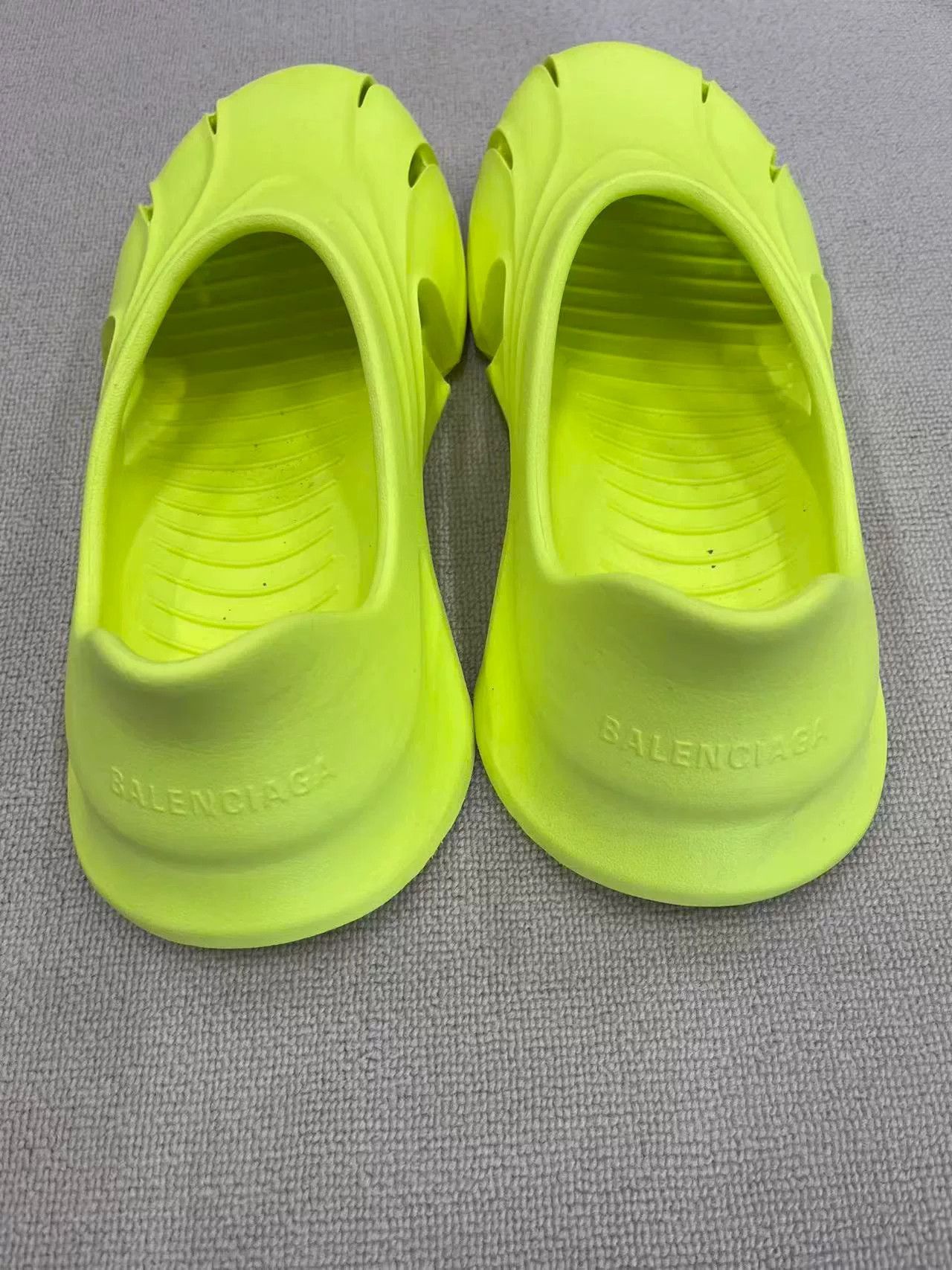 Balenciaga Balenciaga Neon Mold Rubber Clogs Size 44 Size US 11 / EU 44 - 3 Thumbnail