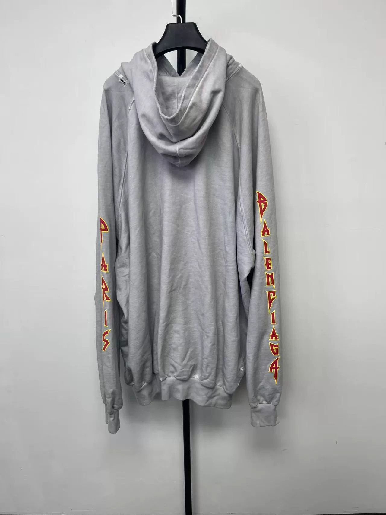 Balenciaga Balenciaga Metal Logo Distressed Hoodie 3 Size US L / EU 52-54 / 3 - 3 Thumbnail