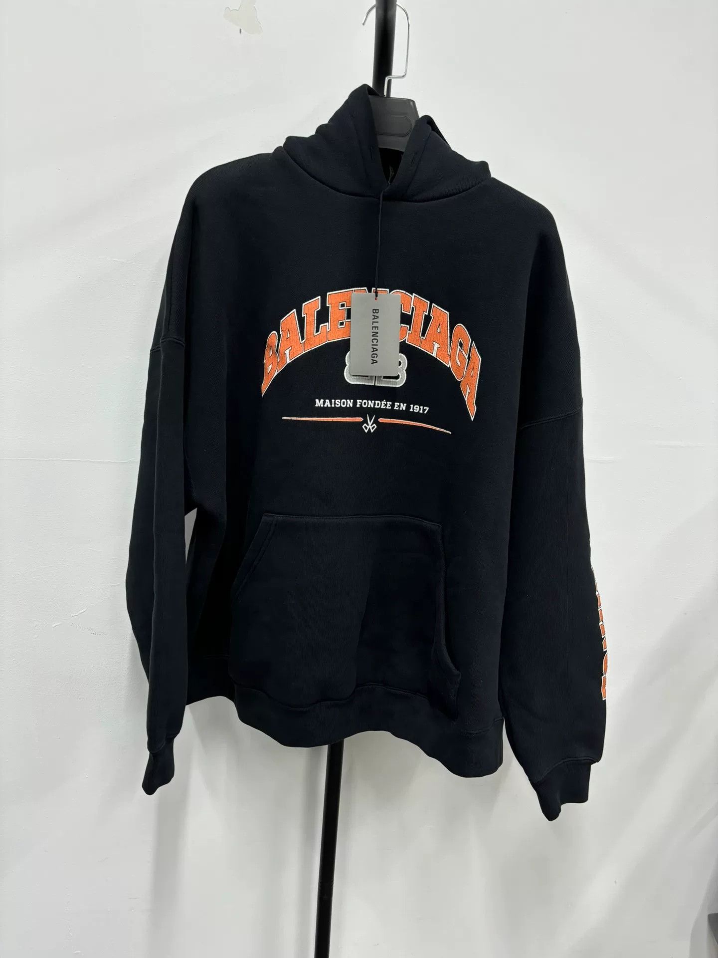 Balenciaga Balenciaga Distressed BB Scissors Logo Hoodie Size 1 Size US S / EU 44-46 / 1 - 2 Thumbnail