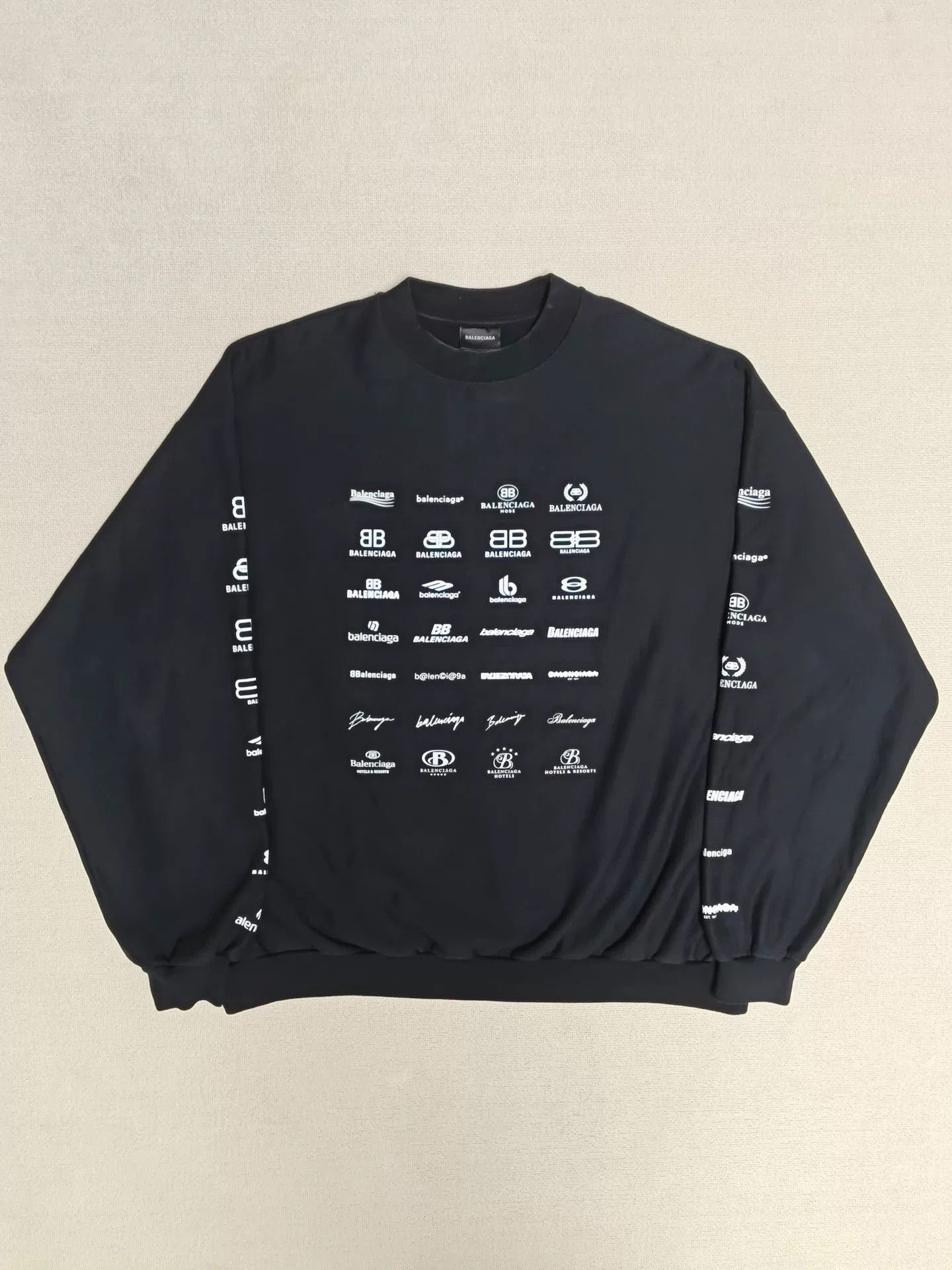 Balenciaga Balenciaga All Over Logo Archive Sweatshirt Size 1 Size US S / EU 44-46 / 1 - 2 Thumbnail