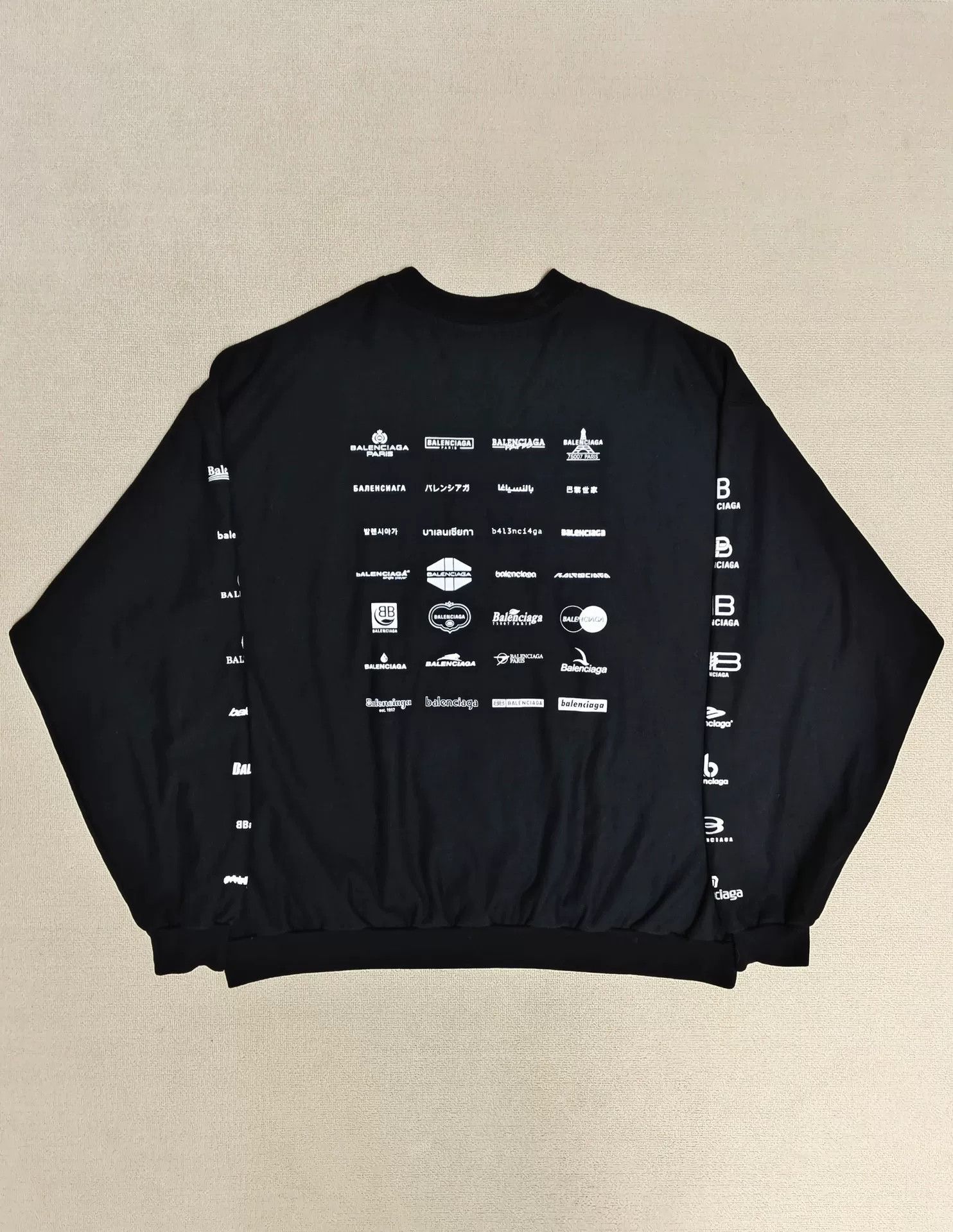 Balenciaga Balenciaga All Over Logo Archive Sweatshirt Size 1 Size US S / EU 44-46 / 1 - 3 Thumbnail