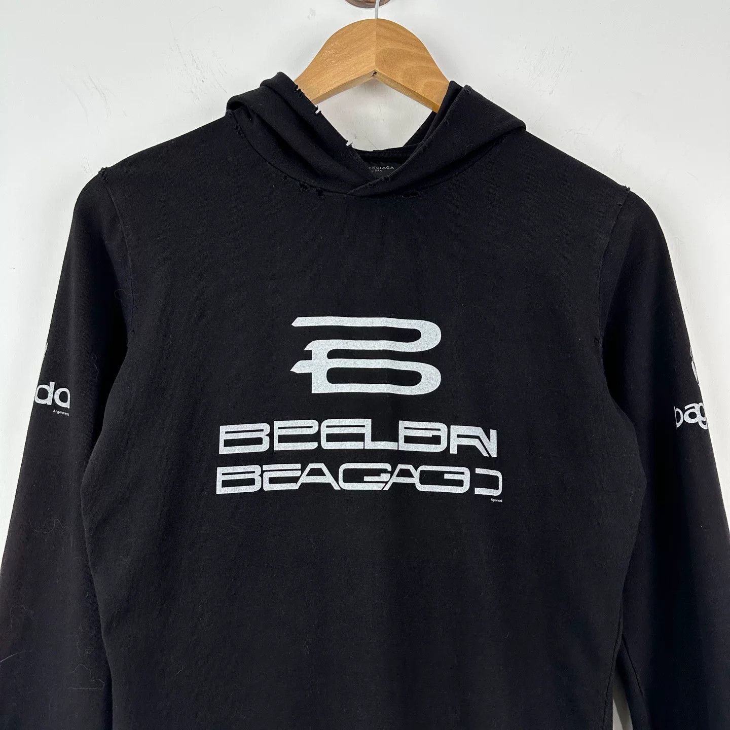 Balenciaga Balenciaga Beelbn Logo Graphic Hoodie Size M Size US M / EU 48-50 / 2 - 5 Thumbnail