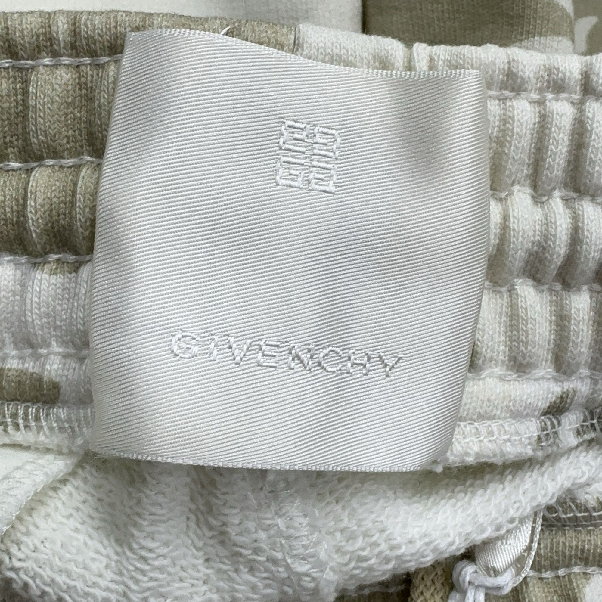 Givenchy Givenchy Camo Print Sweat Shorts XS Size US 28 / EU 44 - 3 Thumbnail
