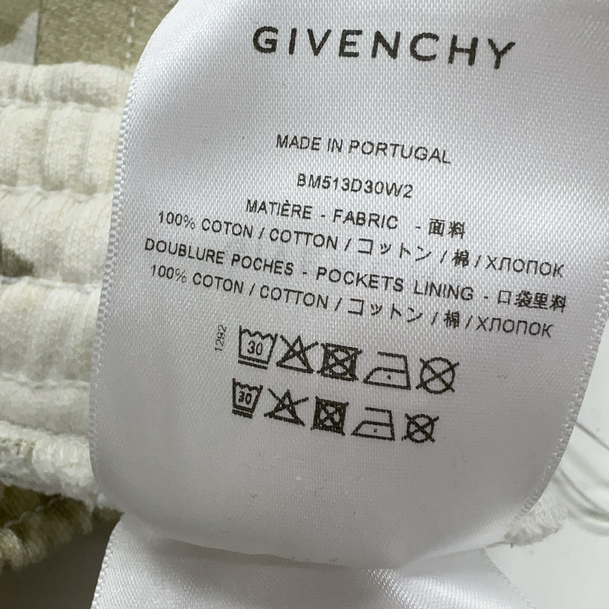 Givenchy Givenchy Camo Print Sweat Shorts XS Size US 28 / EU 44 - 6 Thumbnail