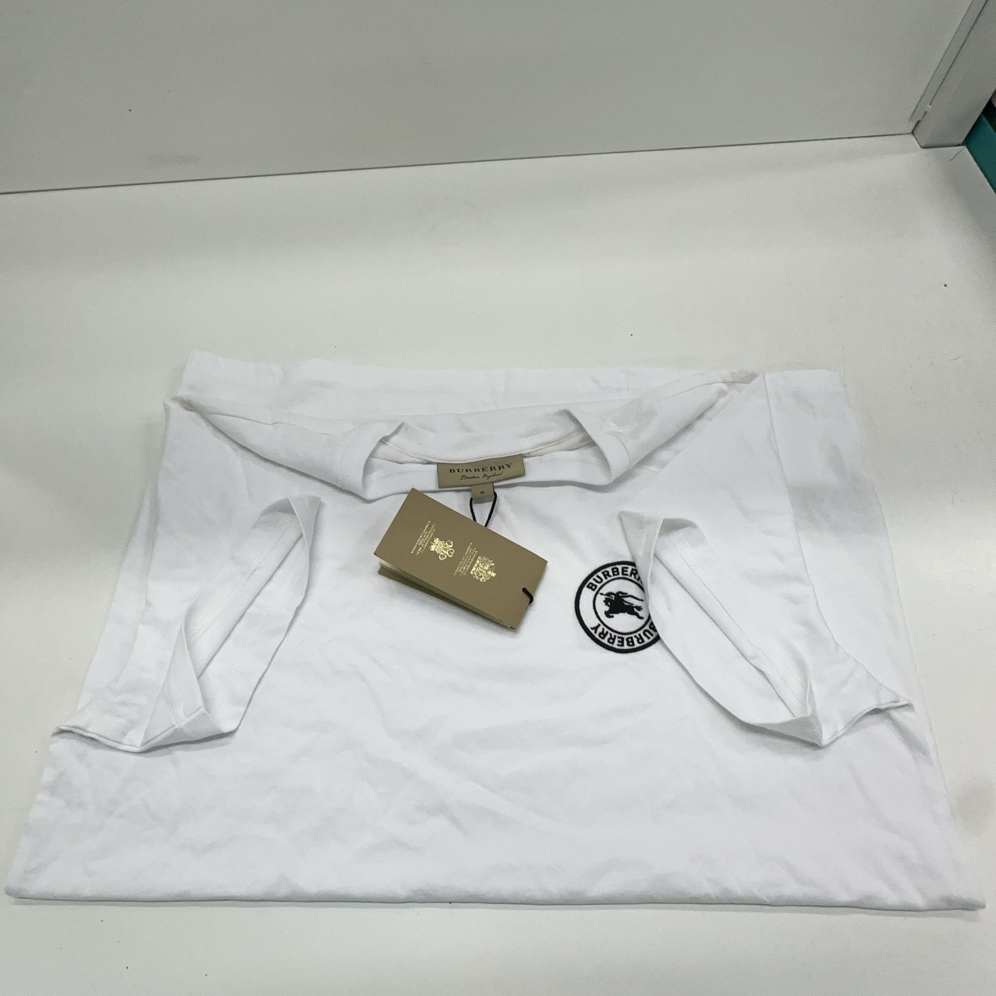 Burberry Burberry Logo Crest T-Shirt Size M Size US M / EU 48-50 / 2 - 13 Thumbnail