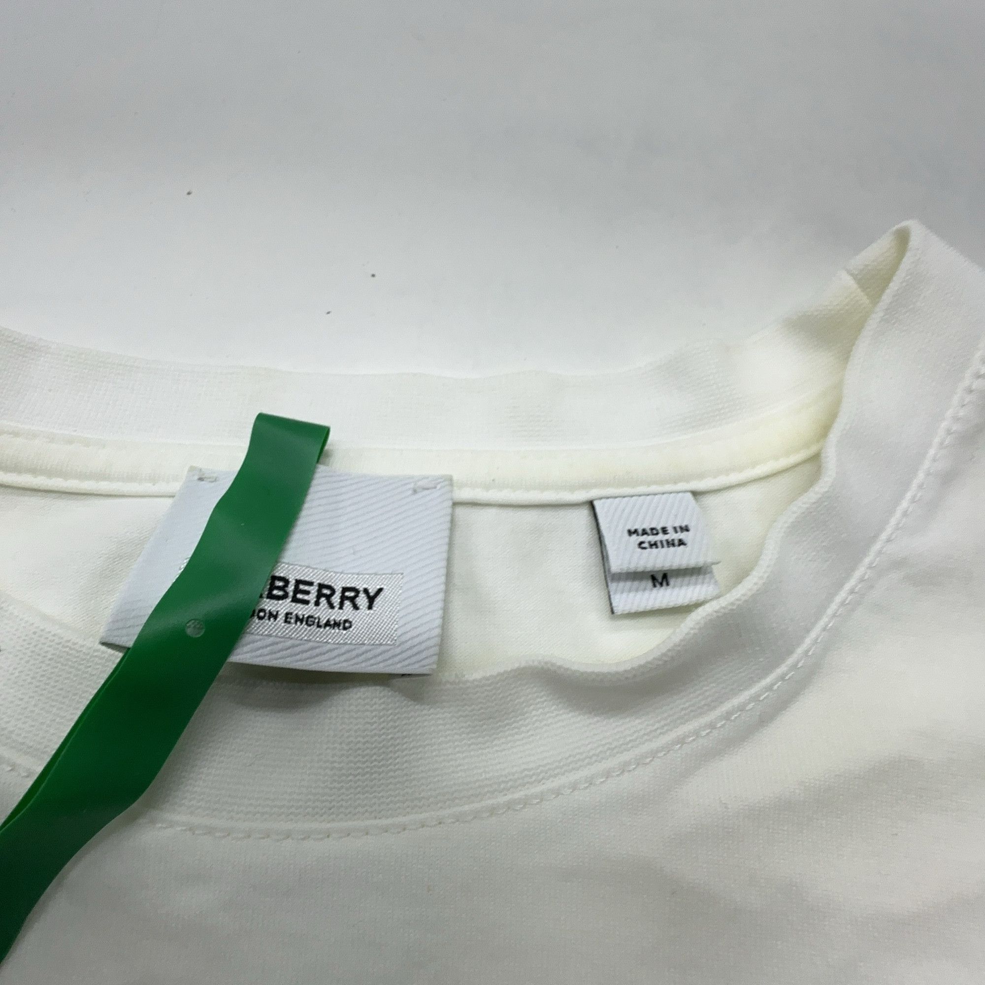 Burberry Burberry London England Logo T-Shirt M Size M / US 6-8 / IT 42-44 - 3 Thumbnail